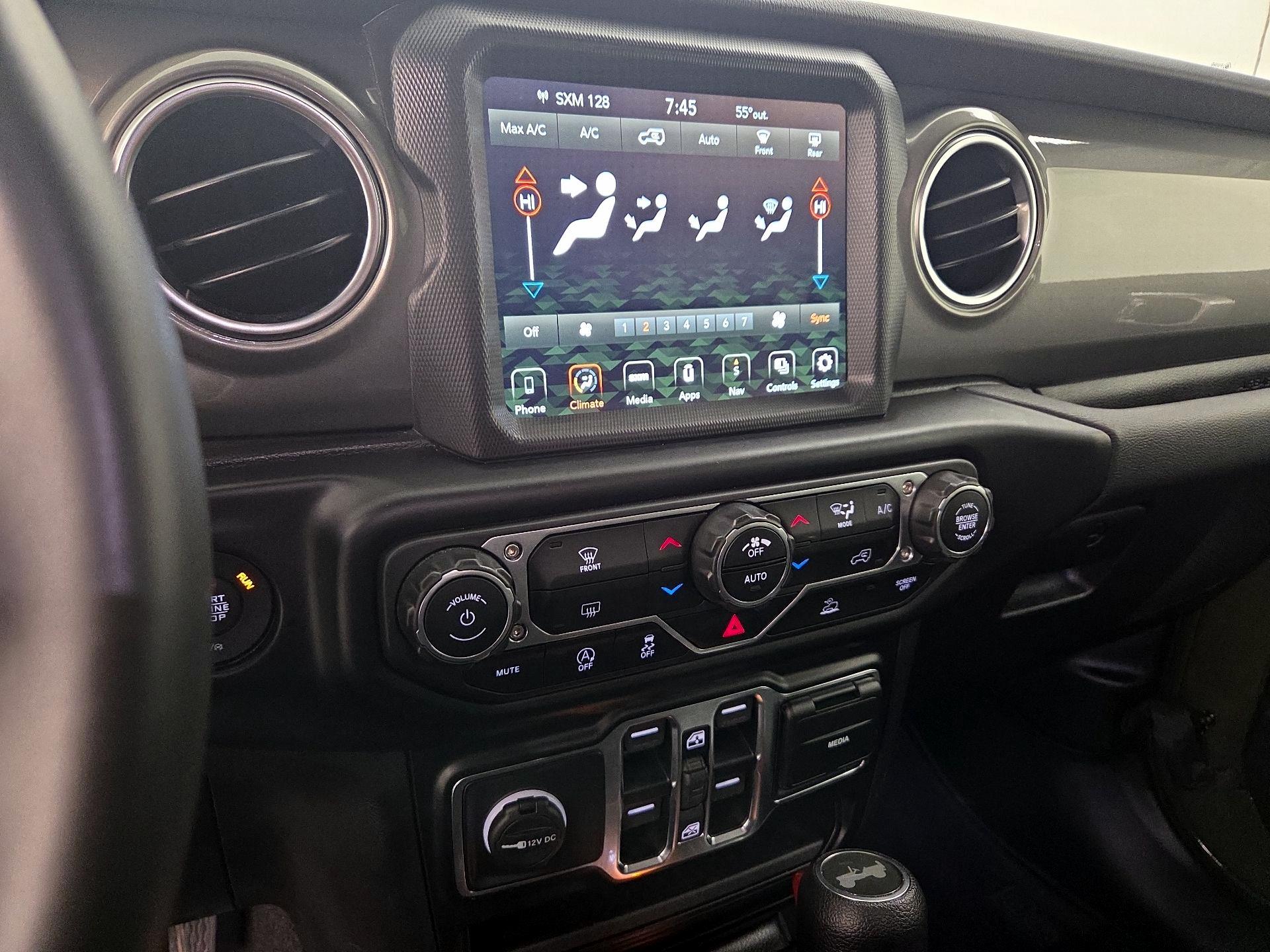 Thumbnail: 2022 Jeep Wrangler - 17