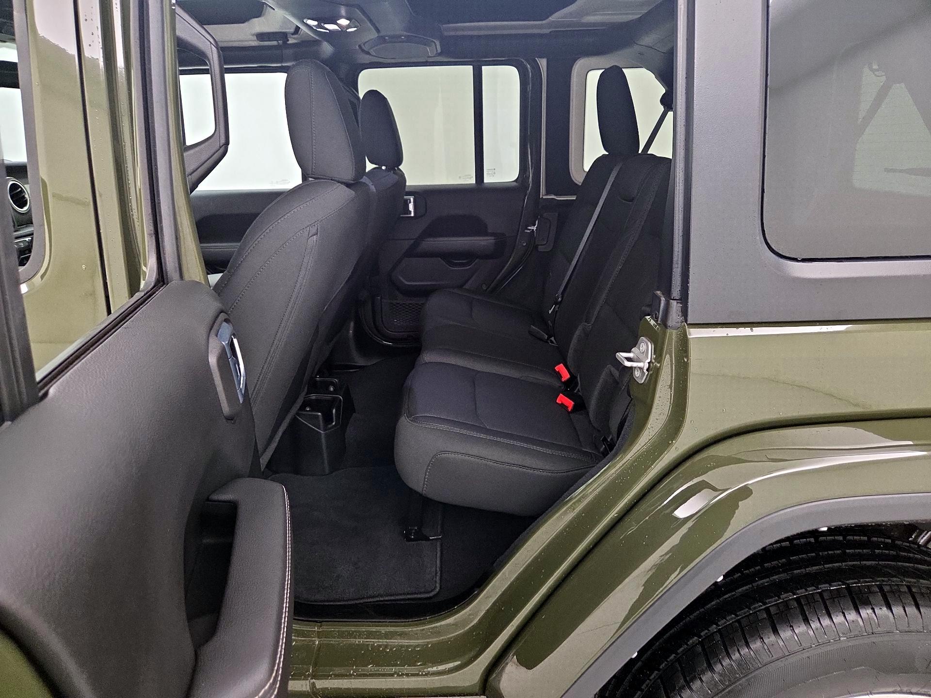 Thumbnail: 2022 Jeep Wrangler - 20