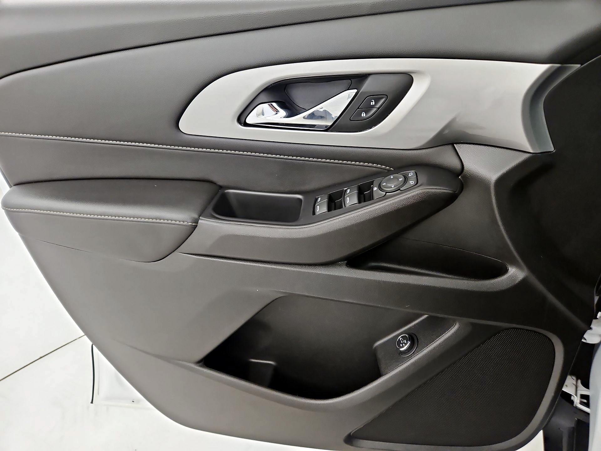 Thumbnail: 2022 Chevrolet Traverse - 12
