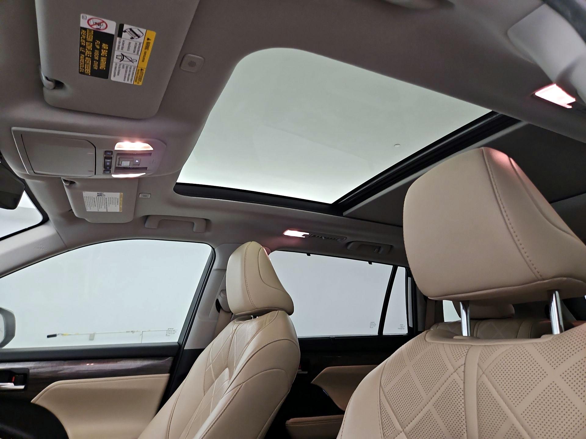 Thumbnail: 2023 Toyota Highlander - 19