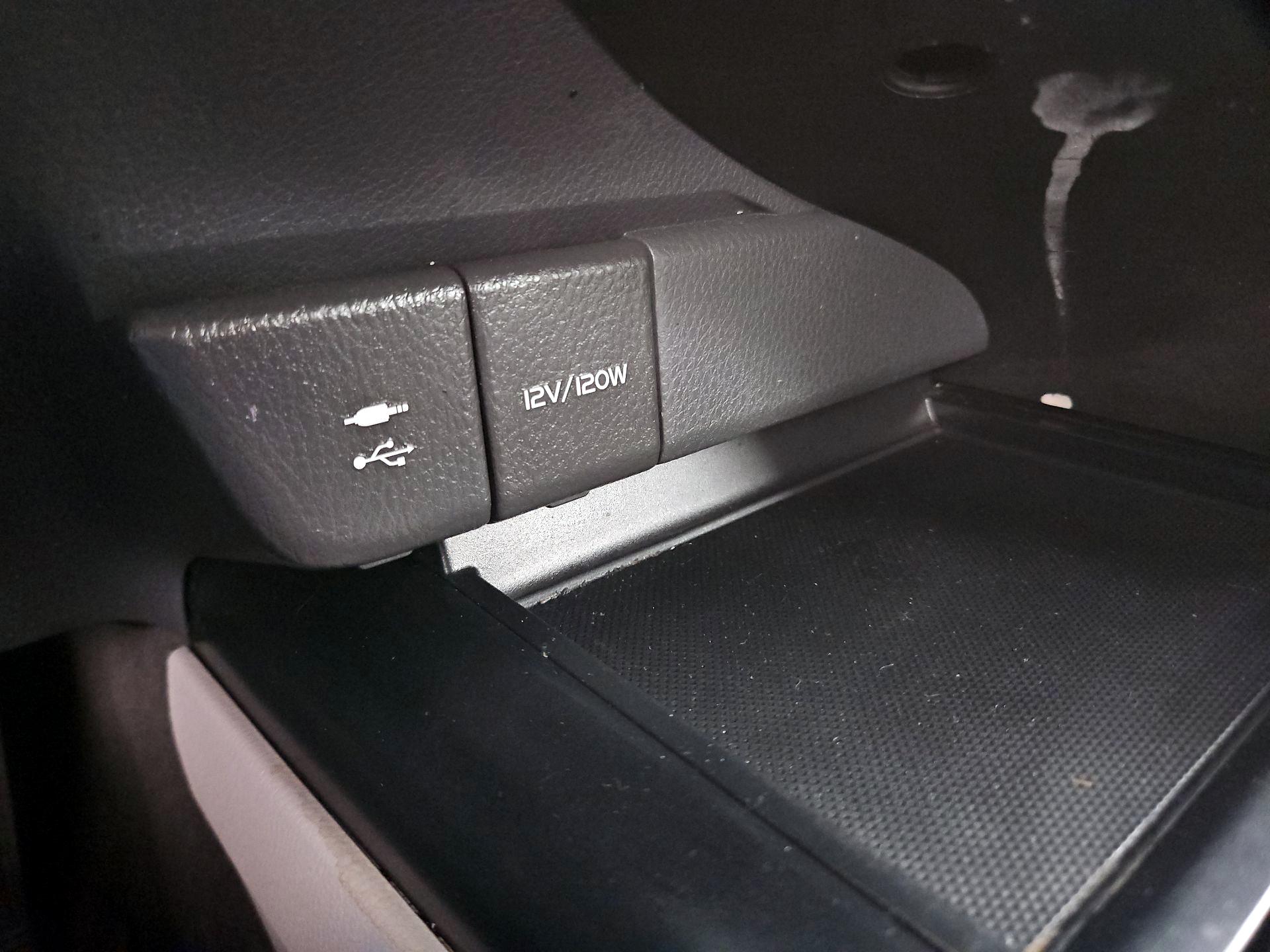 Thumbnail: 2019 Toyota Camry - 18