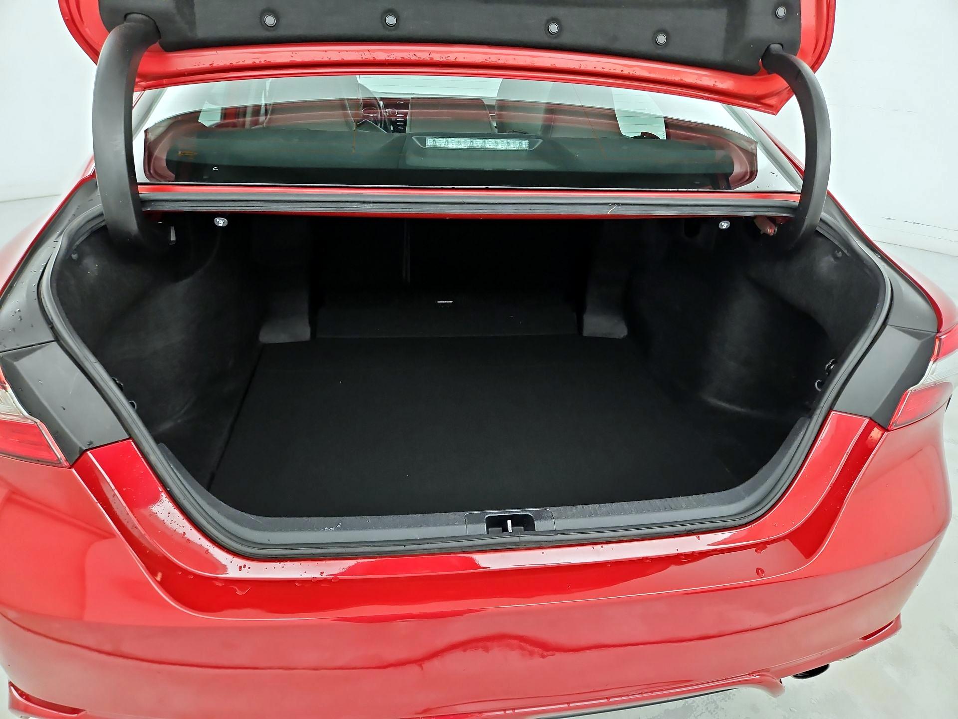 Thumbnail: 2019 Toyota Camry - 20