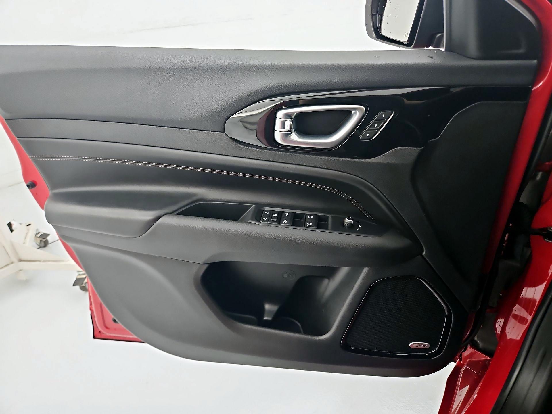 Thumbnail: 2022 Jeep Compass - 12