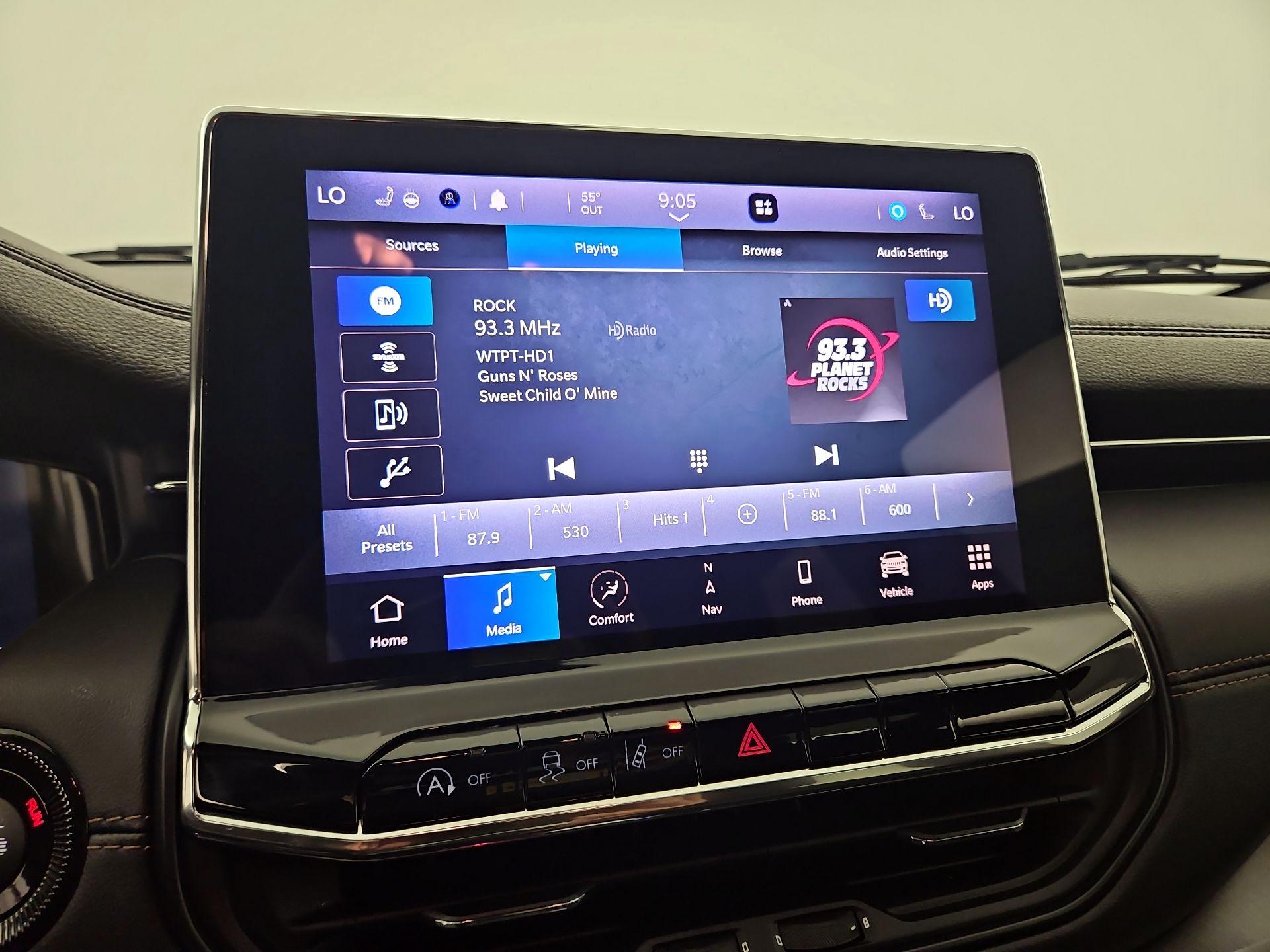 Thumbnail: 2022 Jeep Compass - 16