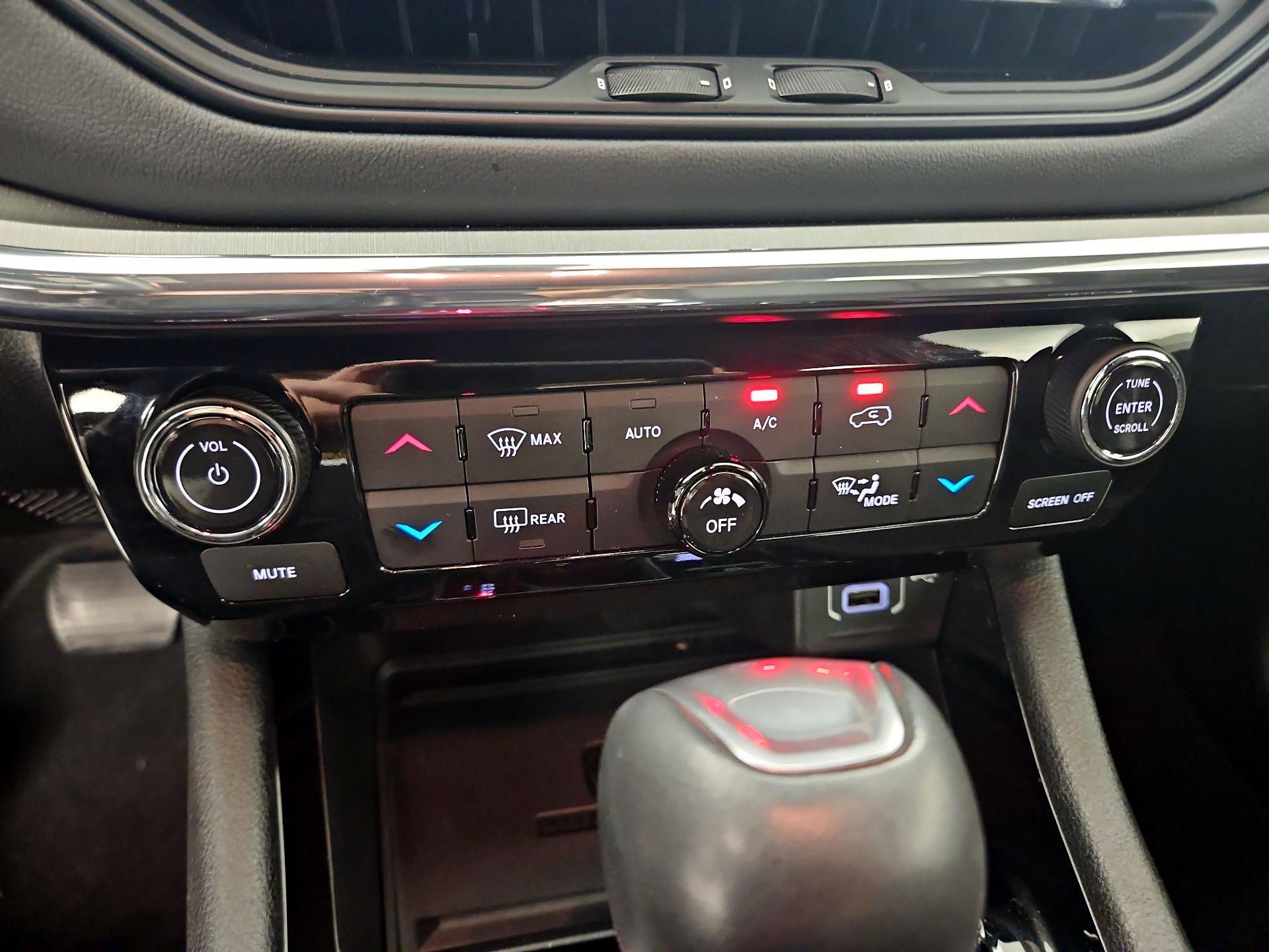 Thumbnail: 2022 Jeep Compass - 17