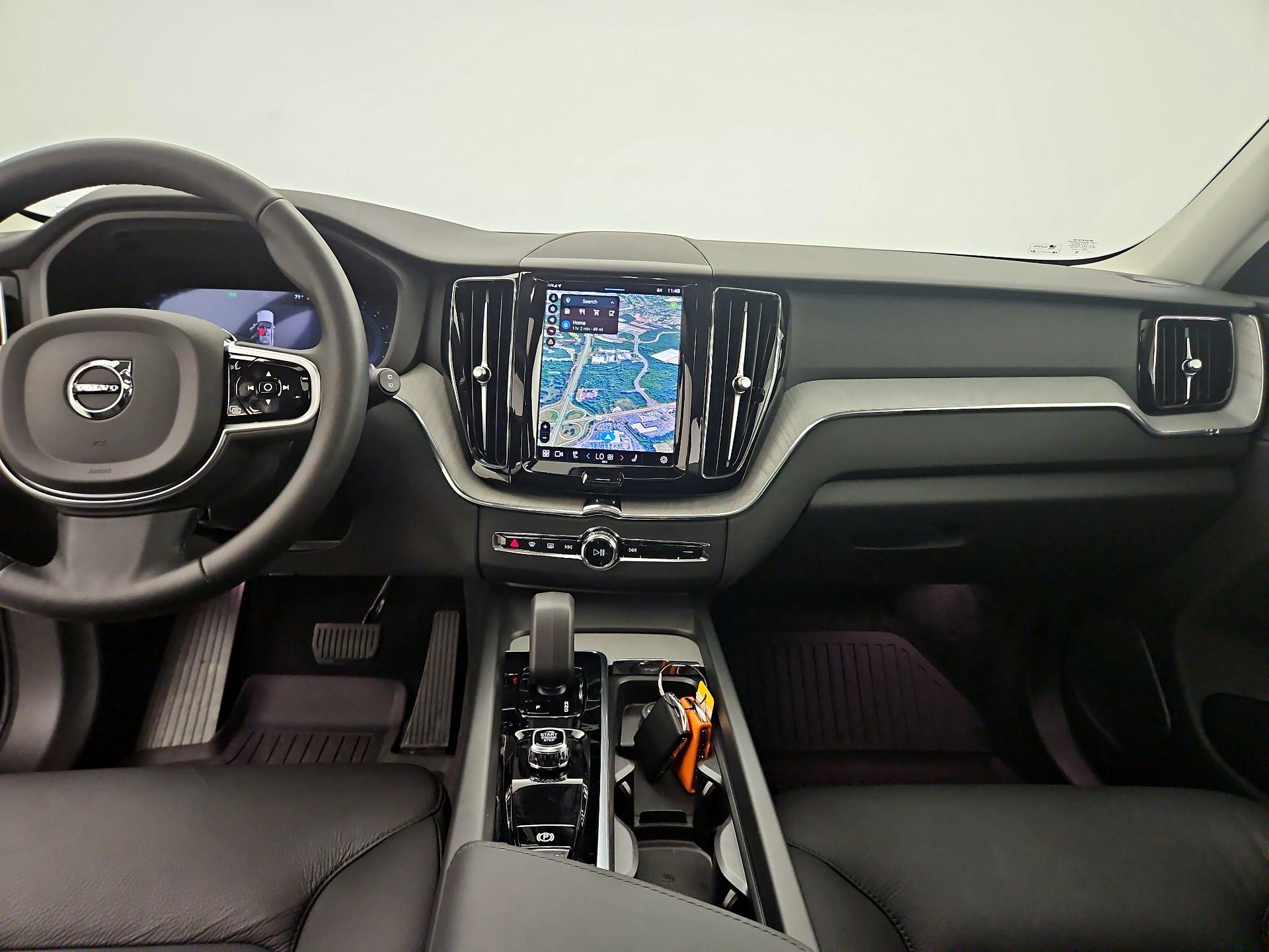 Thumbnail: 2025 Volvo XC60 - 9