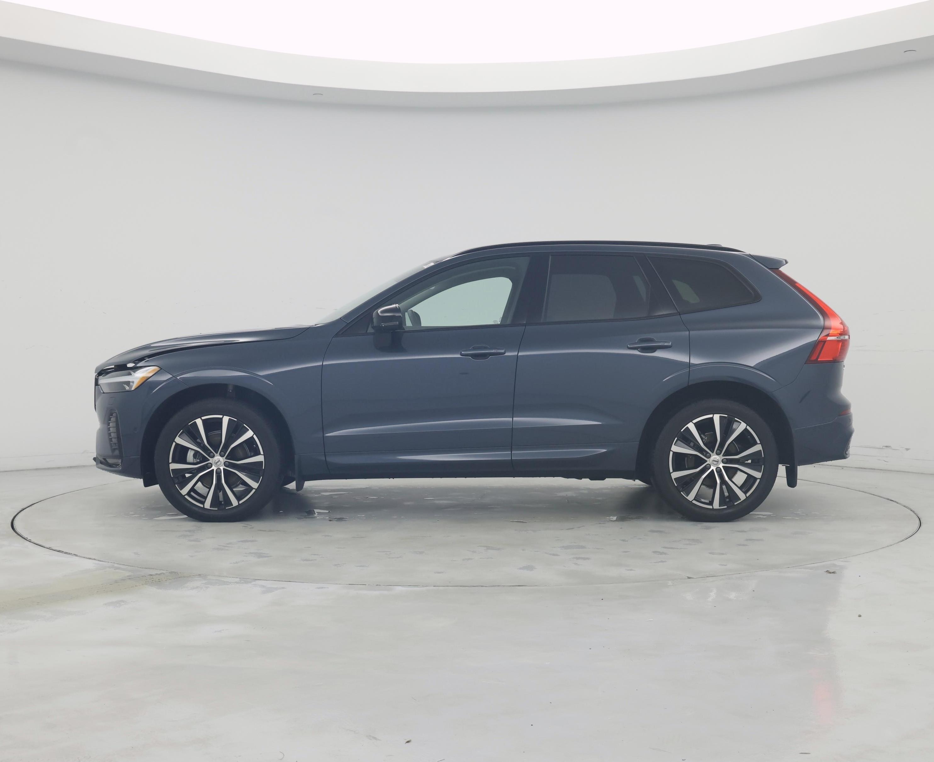 Thumbnail: 2025 Volvo XC60 - 3