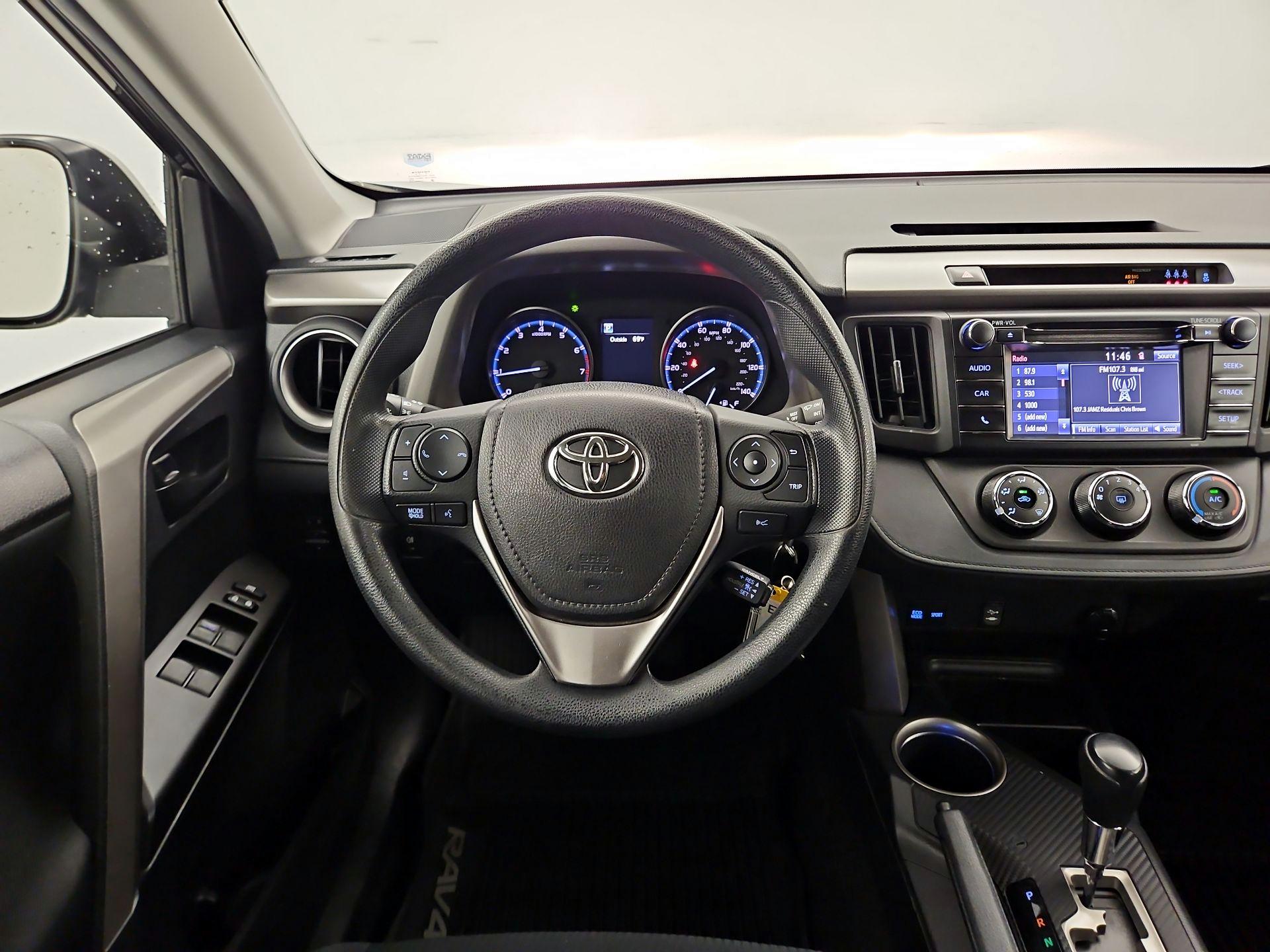 Thumbnail: 2018 Toyota RAV4 - 10