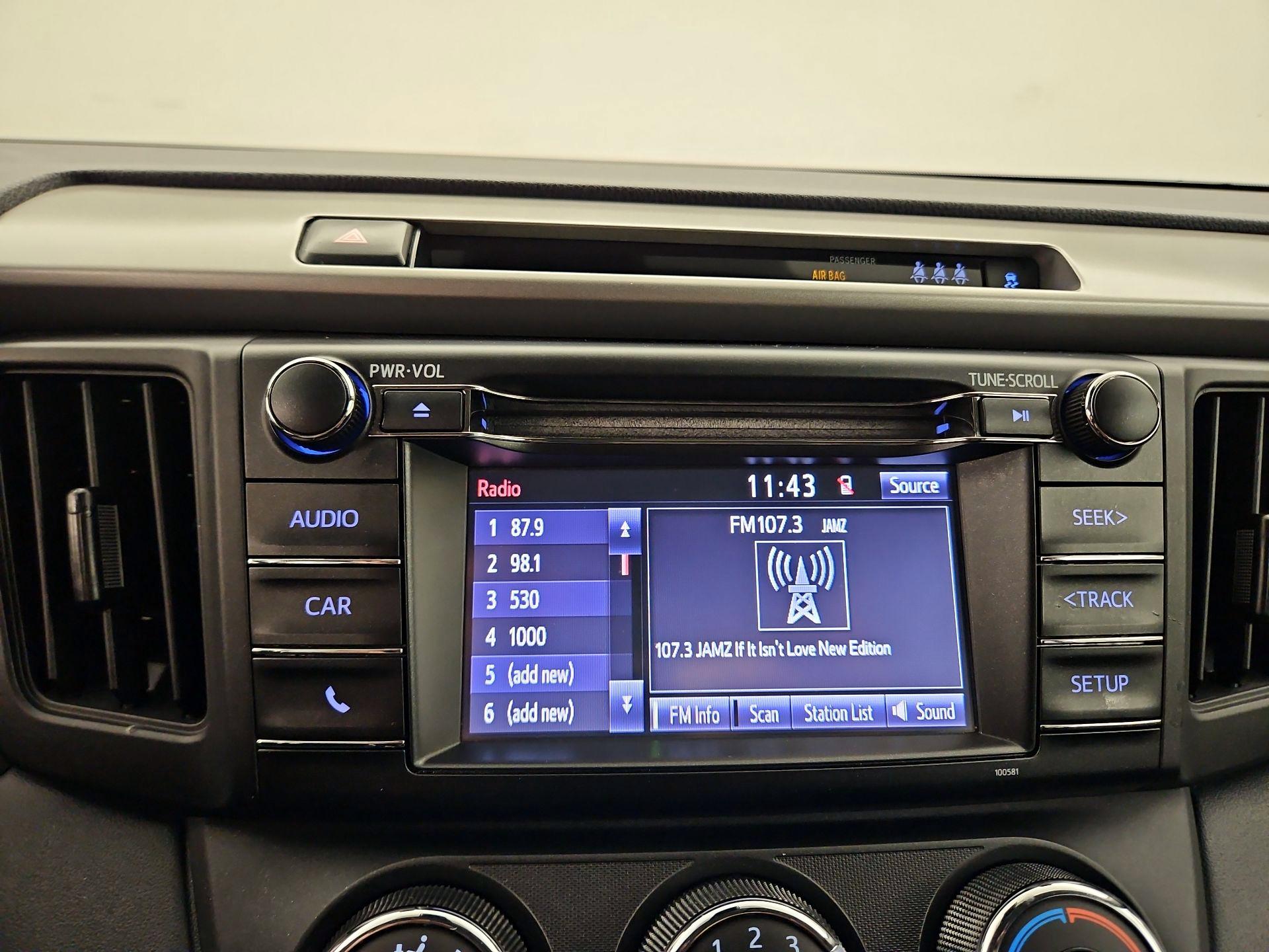 Thumbnail: 2018 Toyota RAV4 - 15