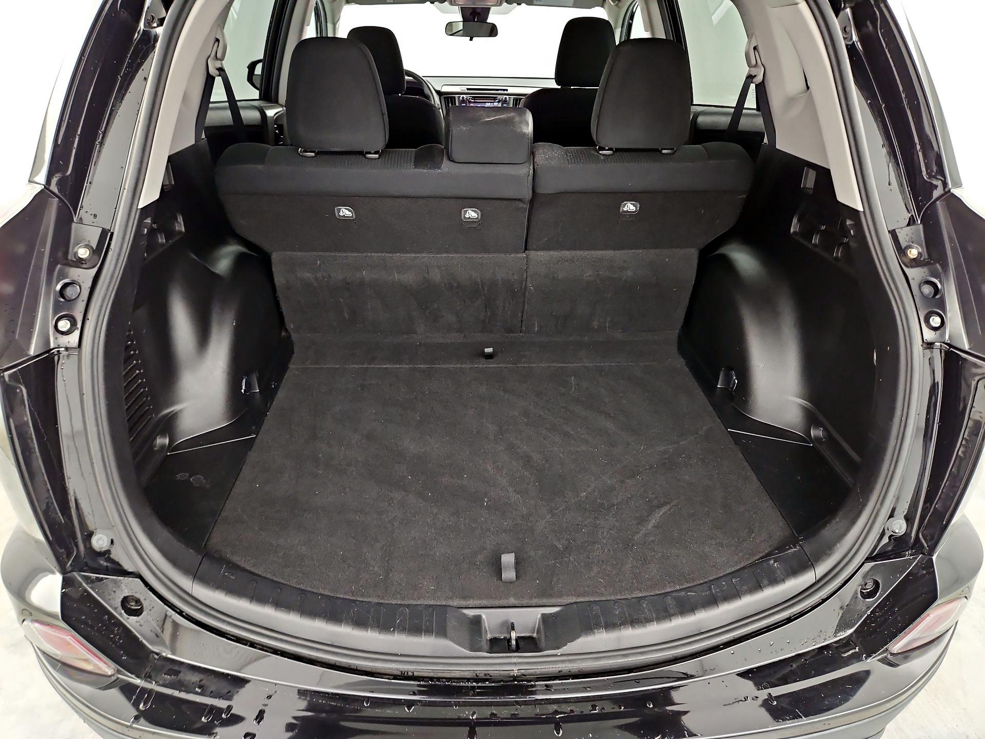 Thumbnail: 2018 Toyota RAV4 - 20