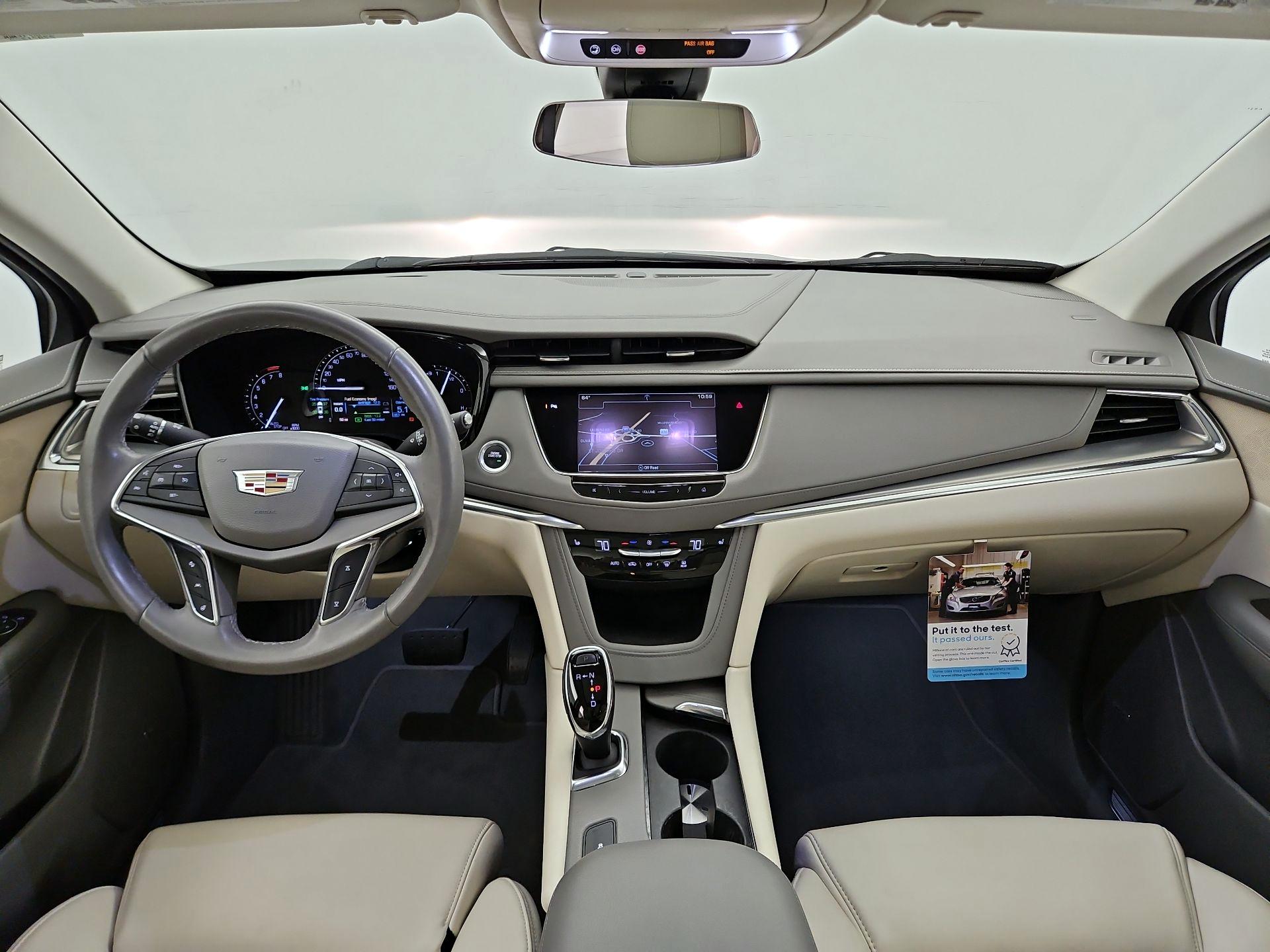 Thumbnail: 2017 Cadillac XT5 - 9