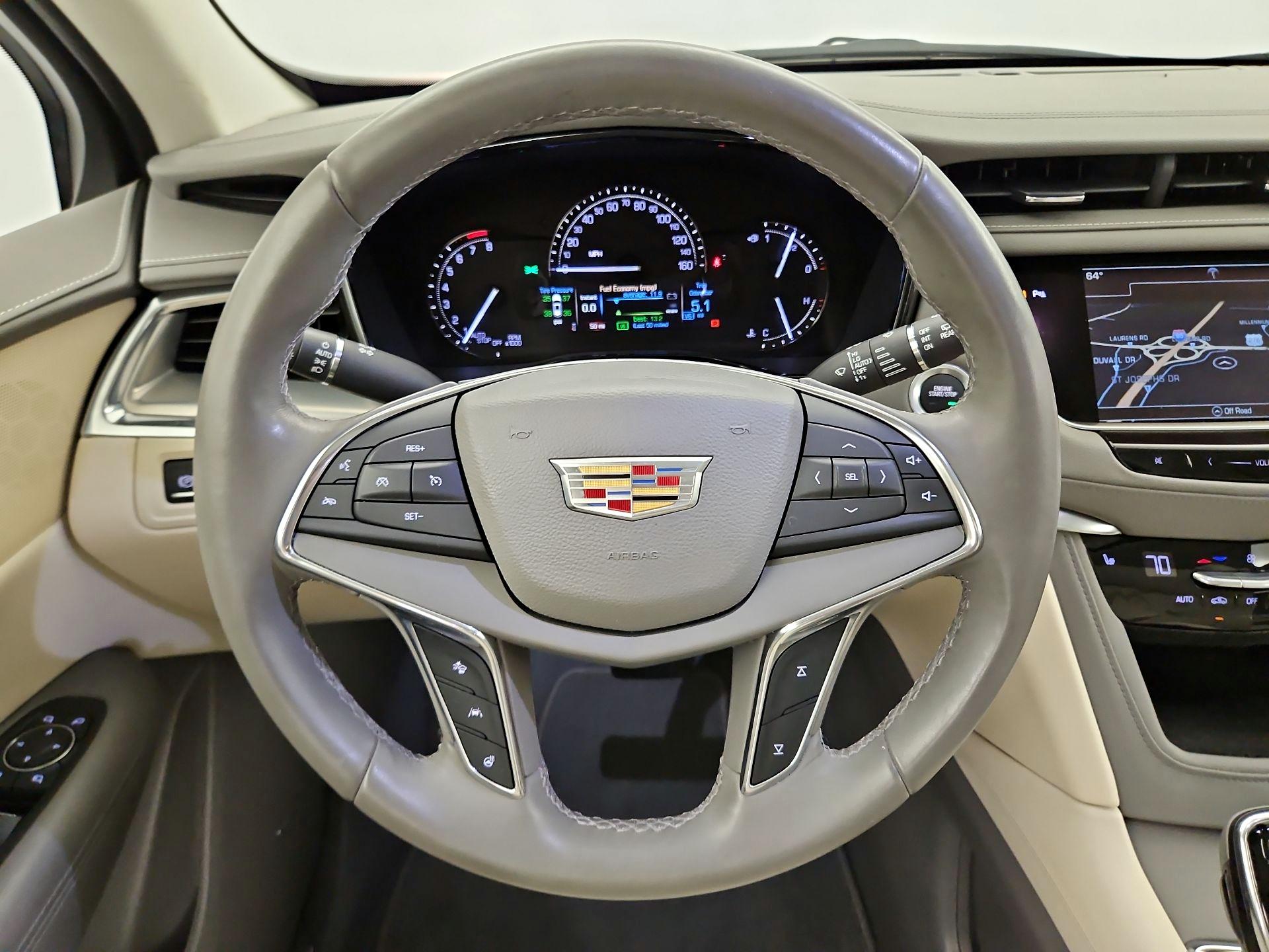 Thumbnail: 2017 Cadillac XT5 - 10