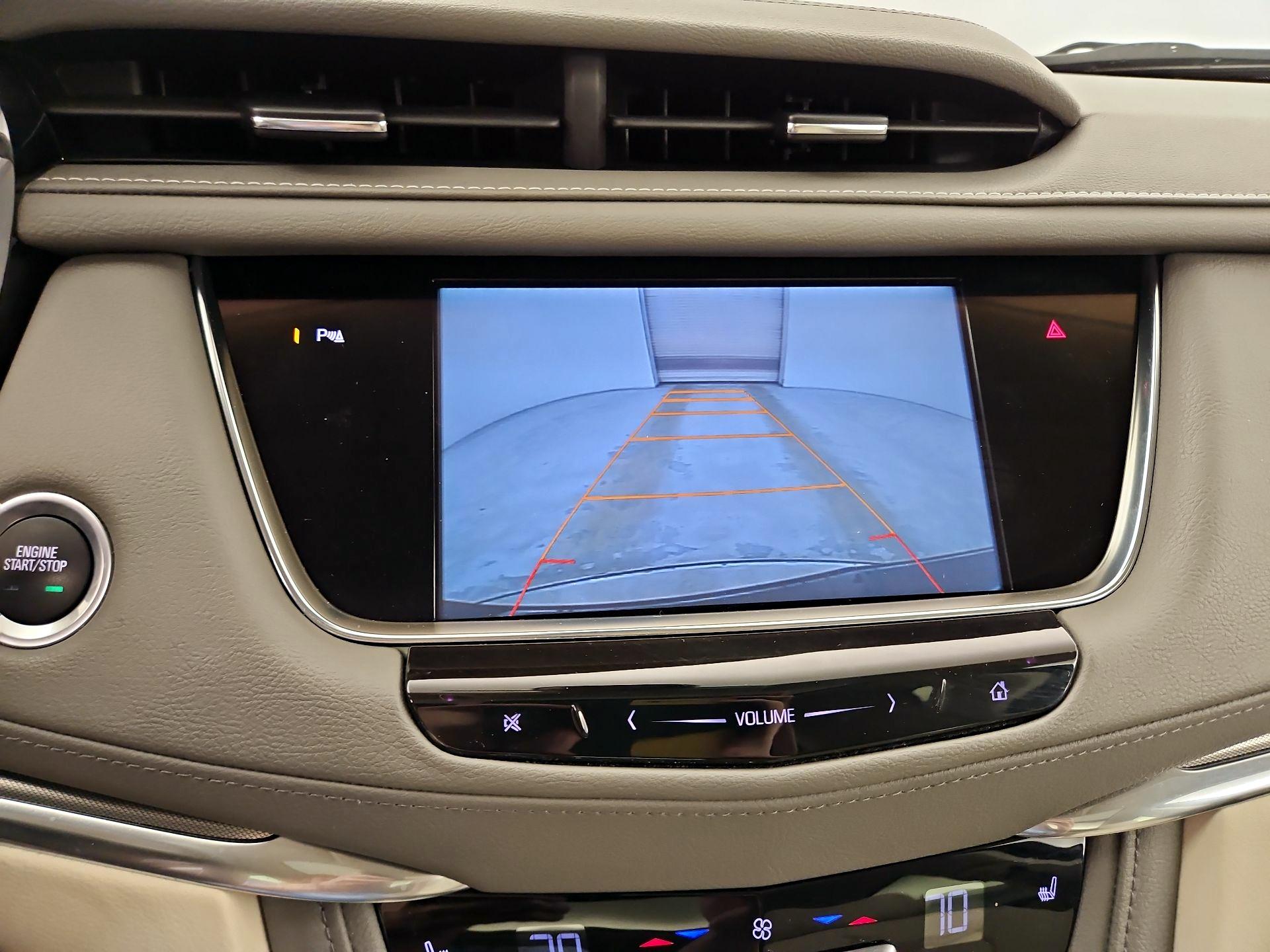 Thumbnail: 2017 Cadillac XT5 - 15