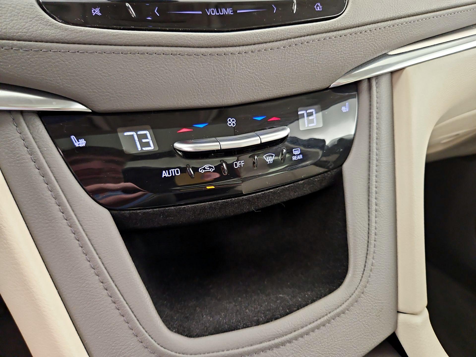 Thumbnail: 2017 Cadillac XT5 - 17