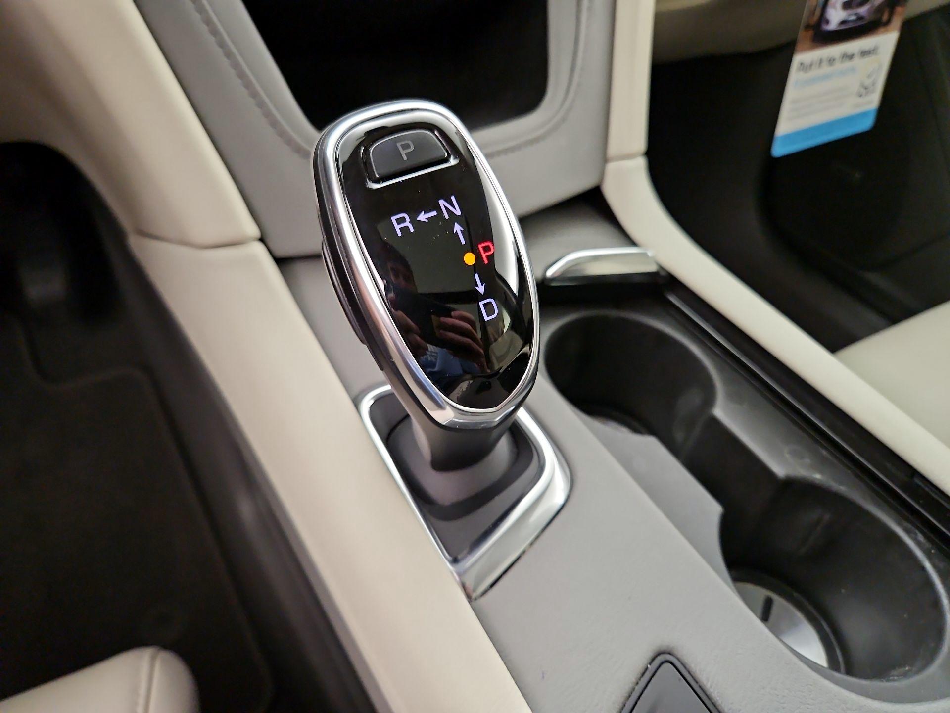 Thumbnail: 2017 Cadillac XT5 - 18