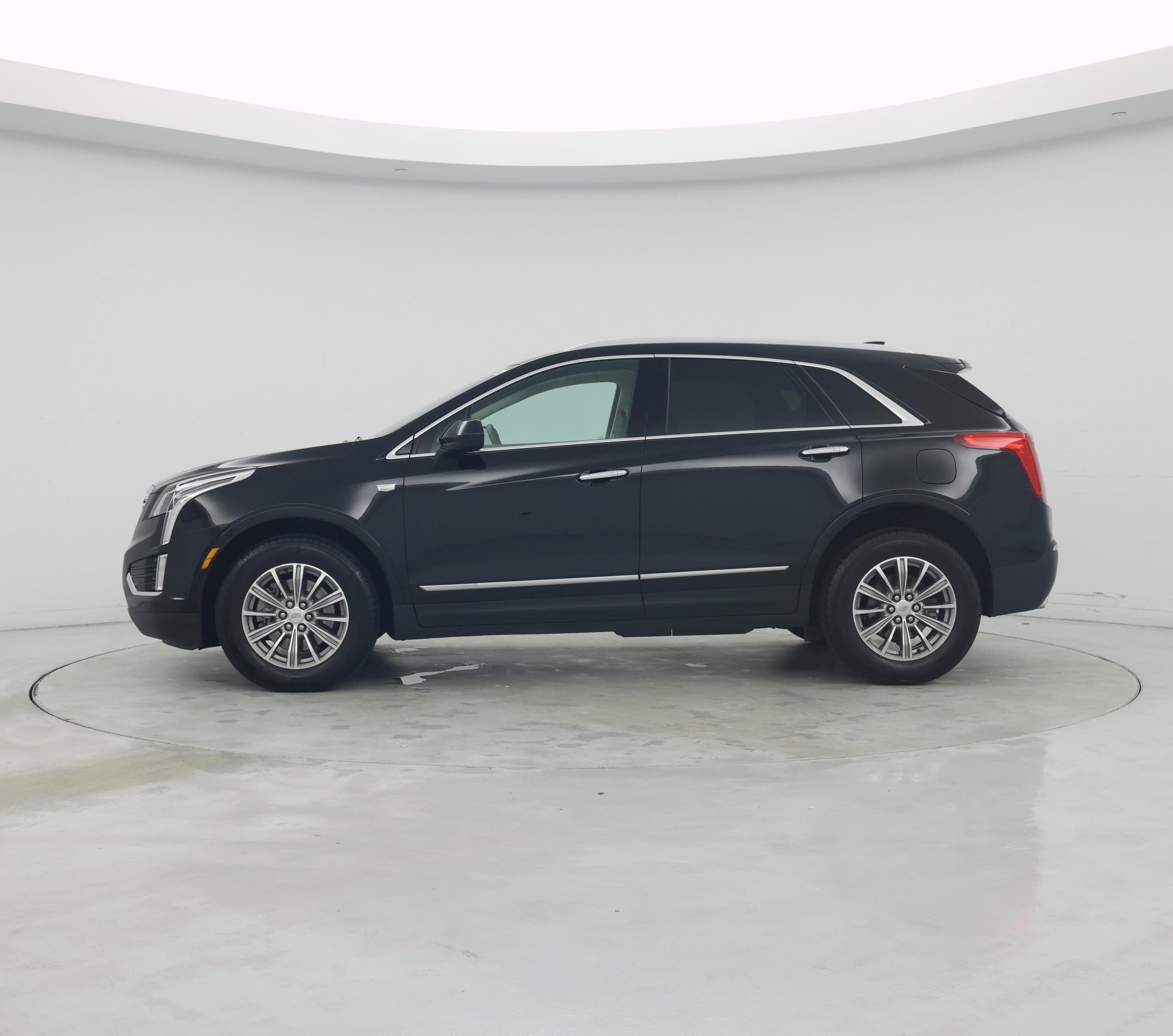 Thumbnail: 2017 Cadillac XT5 - 3