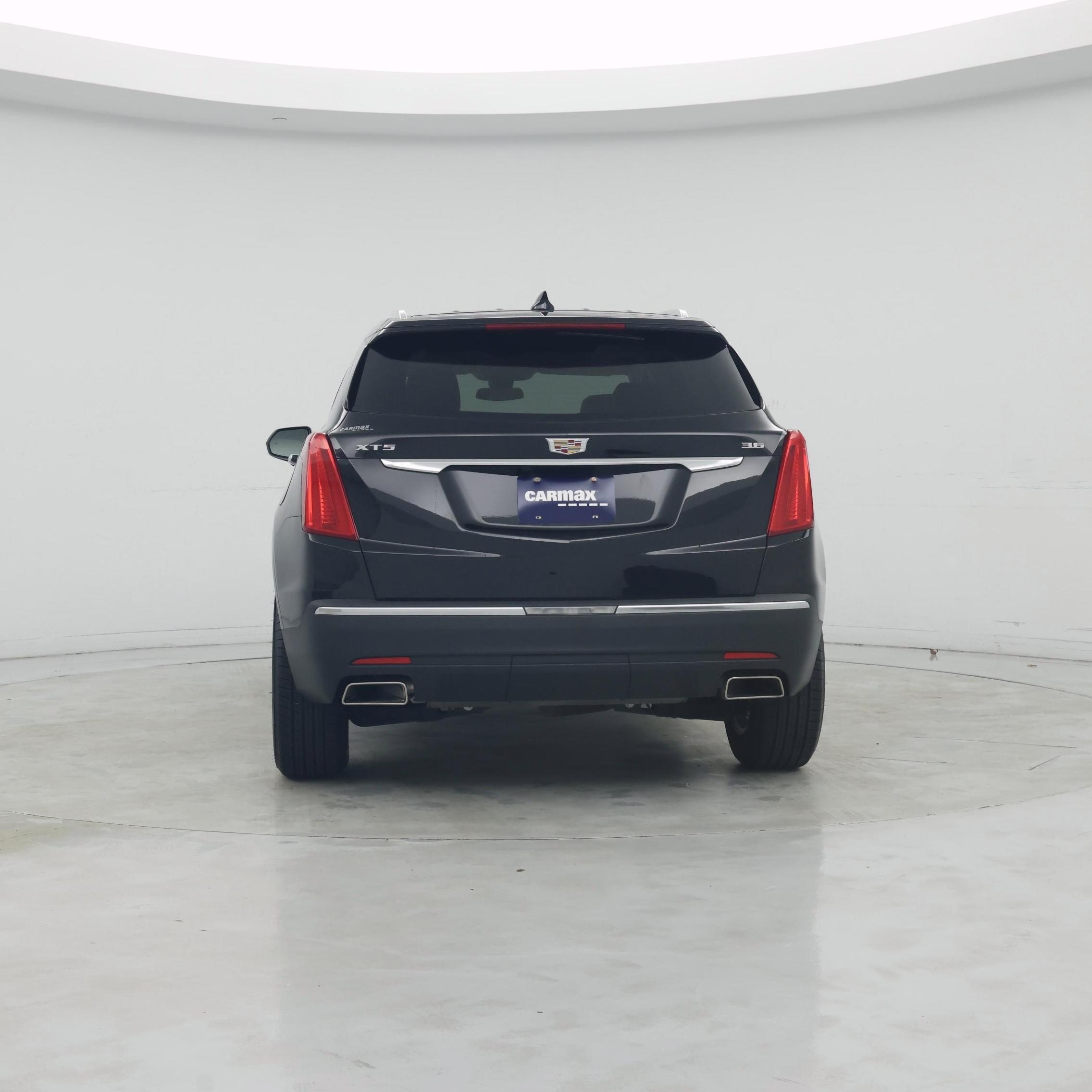 Thumbnail: 2017 Cadillac XT5 - 6