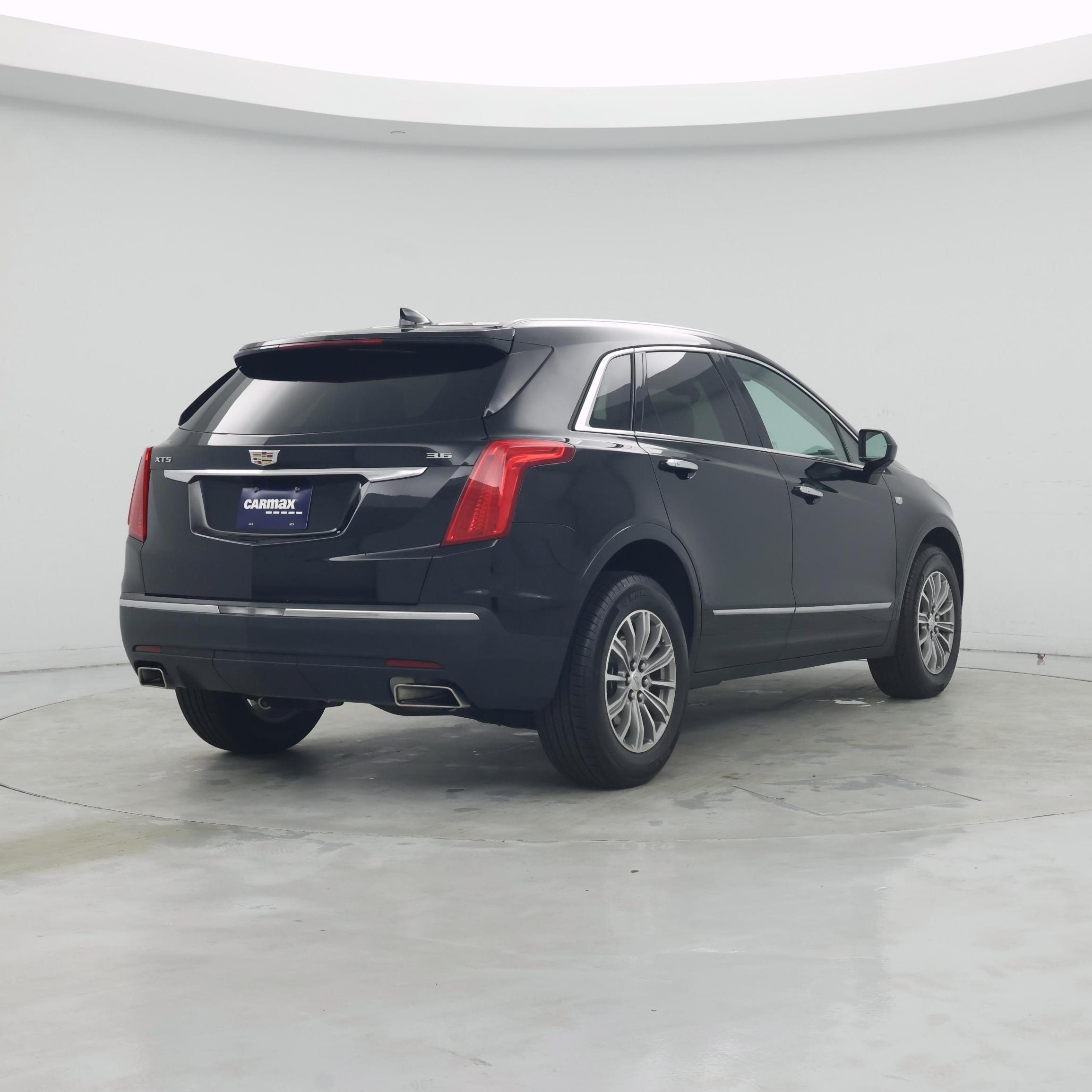 Thumbnail: 2017 Cadillac XT5 - 8