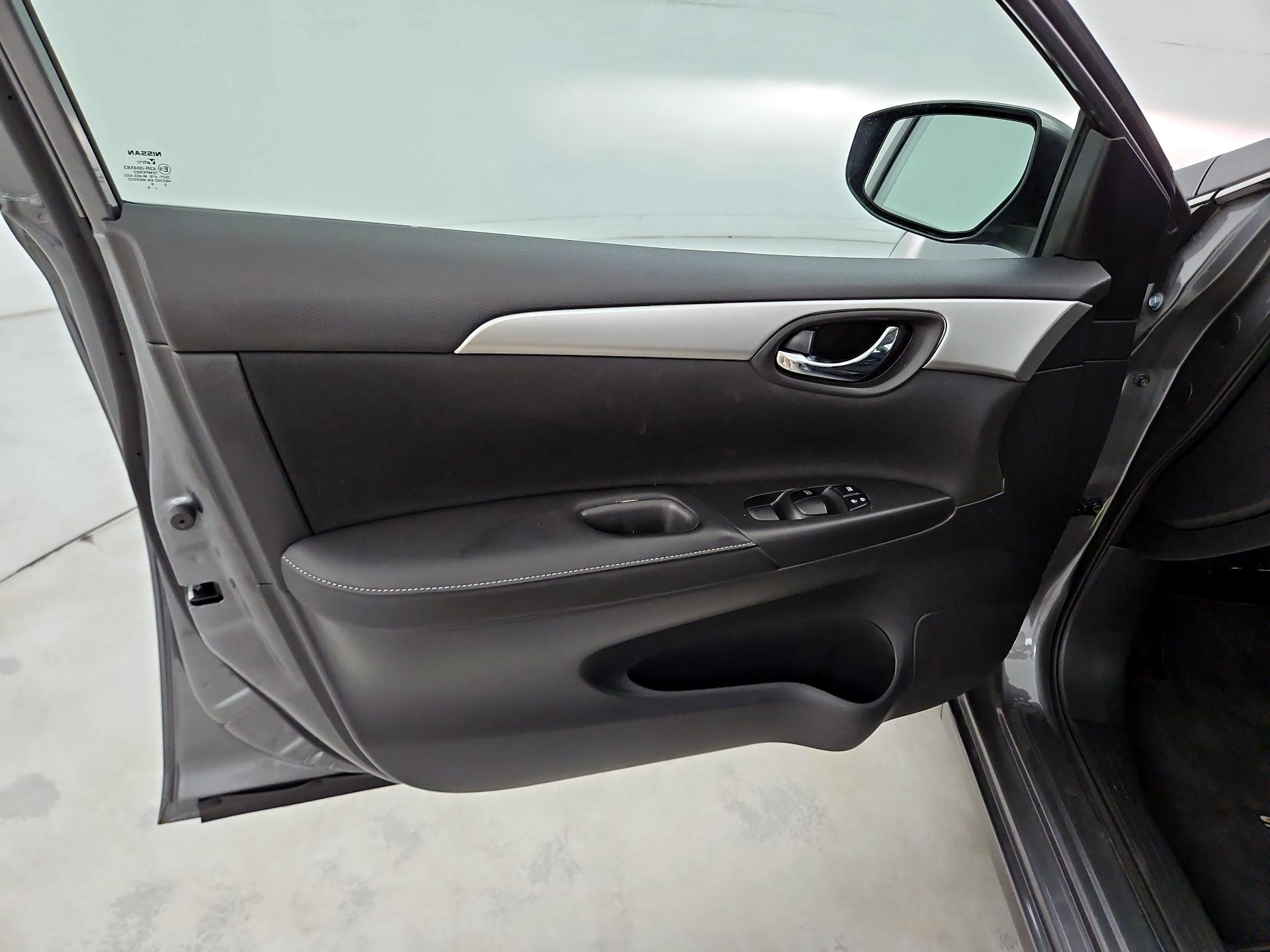Thumbnail: 2019 Nissan Sentra - 12
