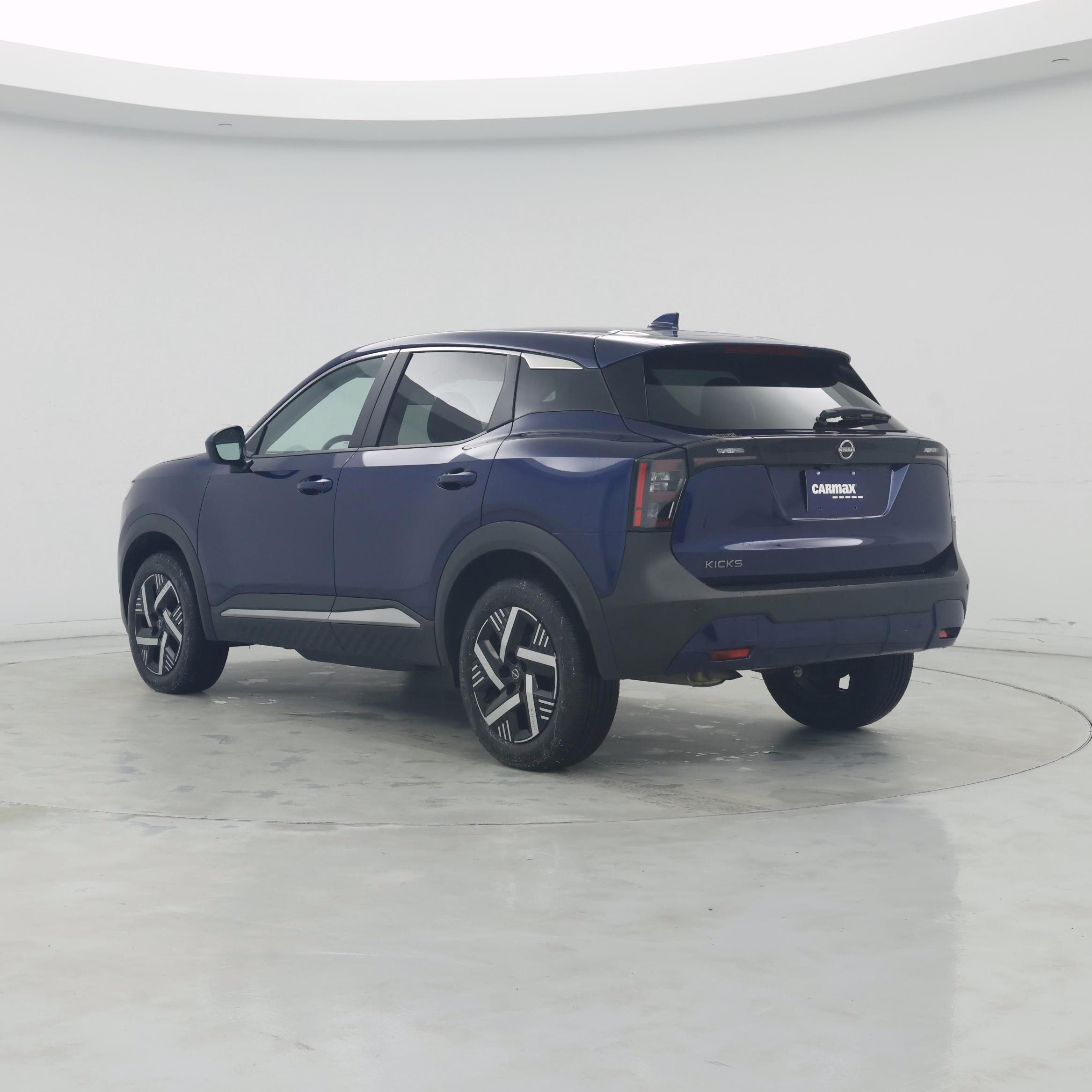Thumbnail: 2025 Nissan Kicks - 2