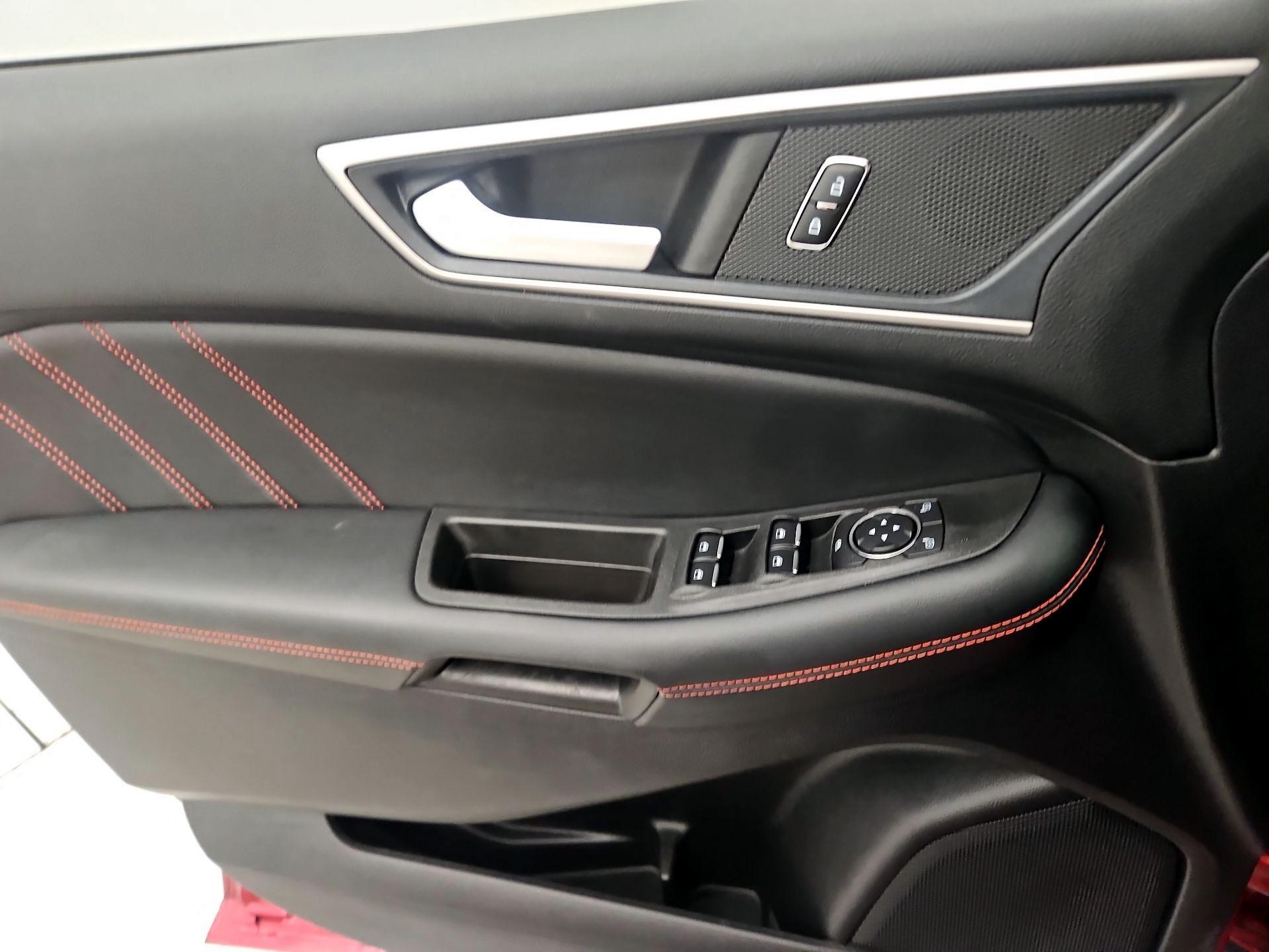 Thumbnail: 2021 Ford Edge - 12