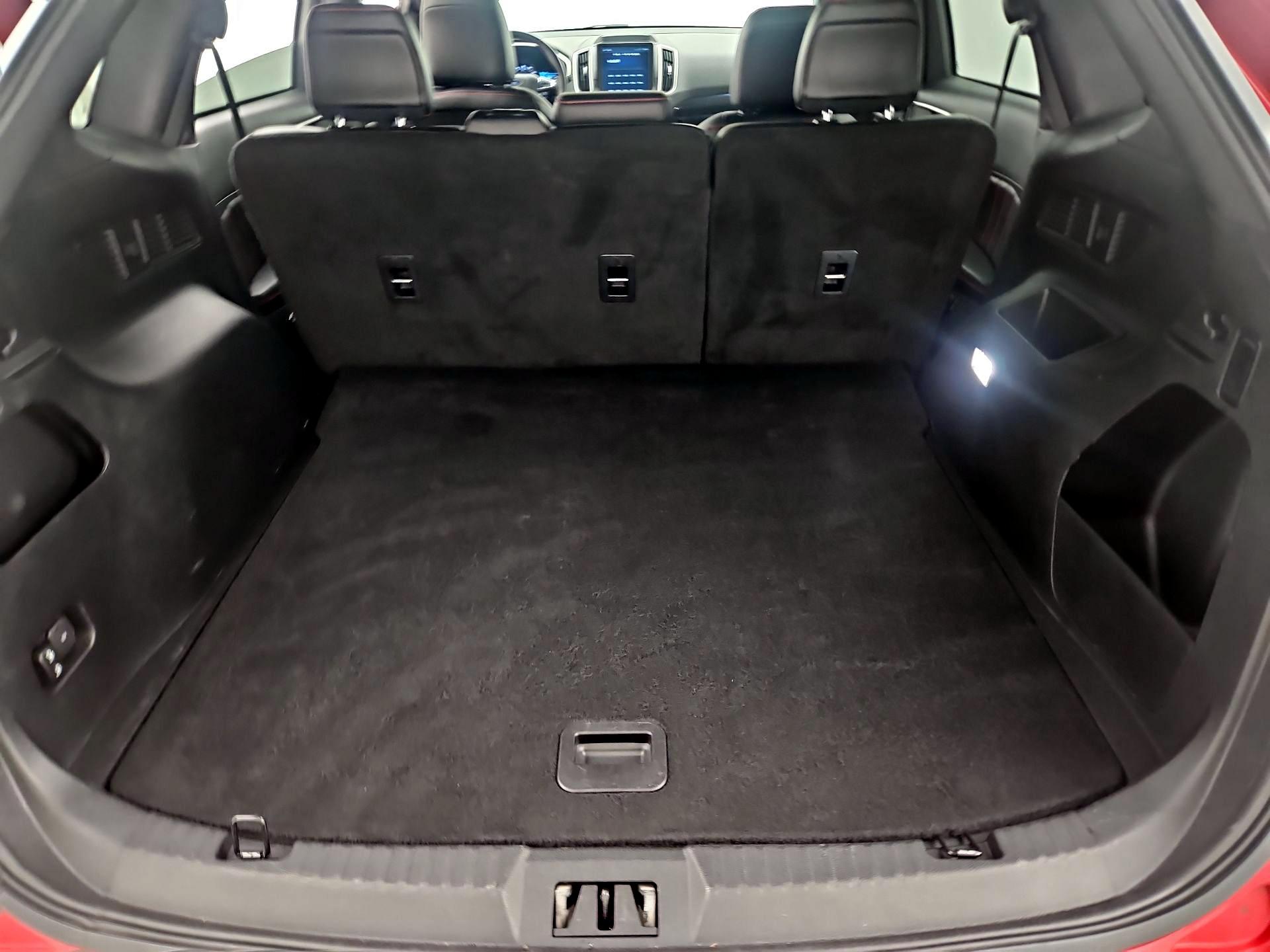 Thumbnail: 2021 Ford Edge - 20