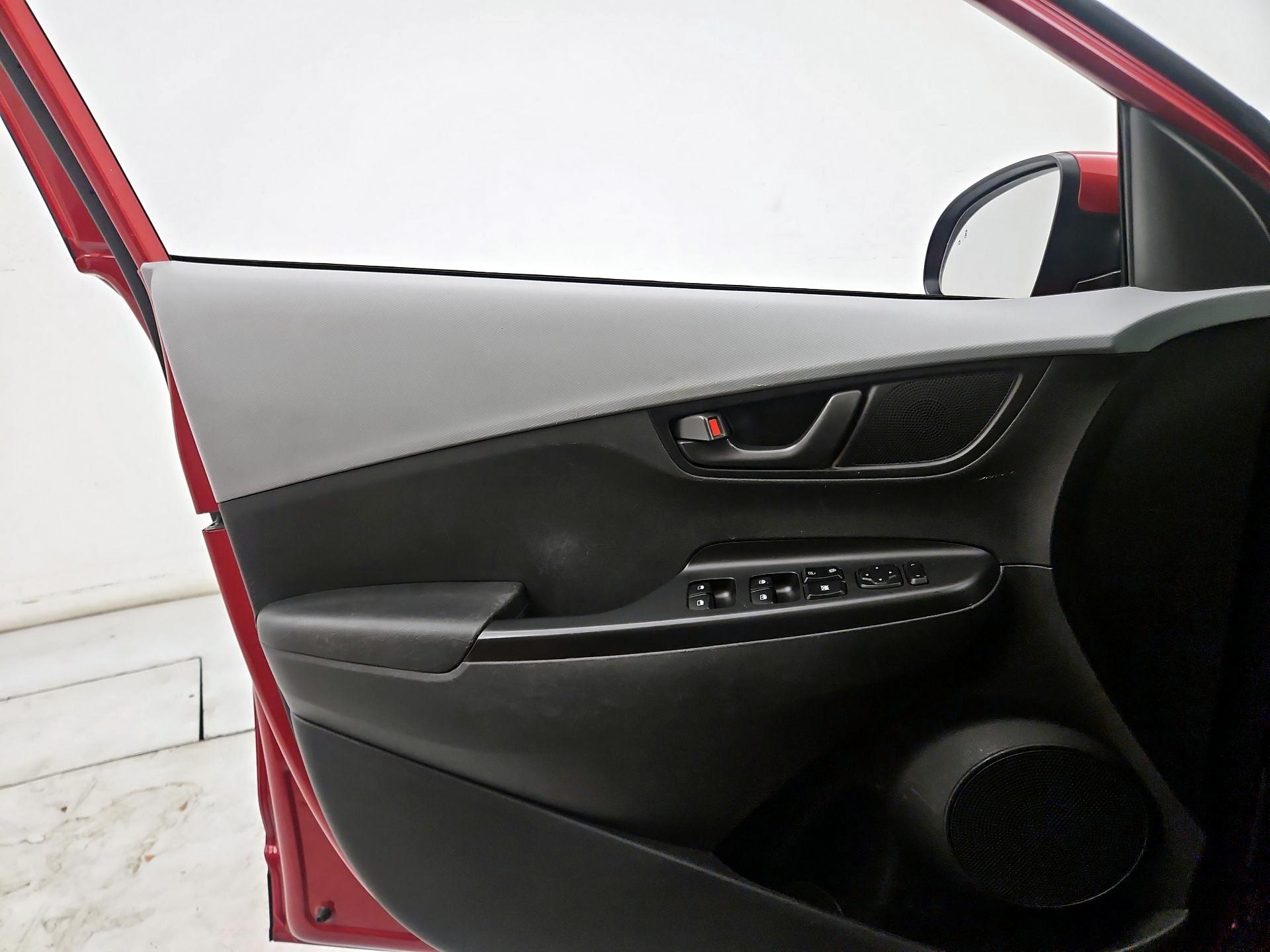 Thumbnail: 2021 Hyundai Kona - 12