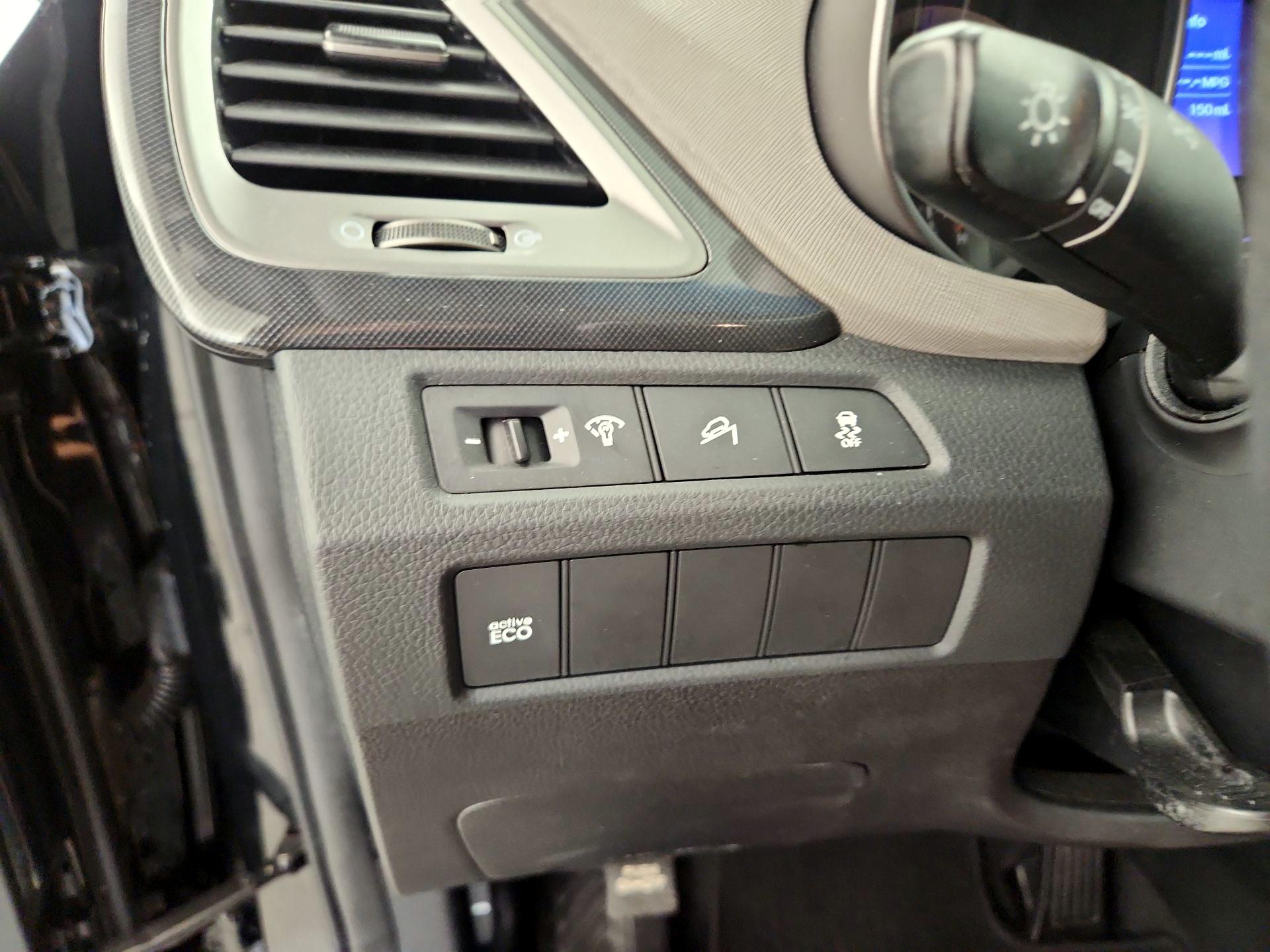 Thumbnail: 2016 Hyundai Santa Fe - 13