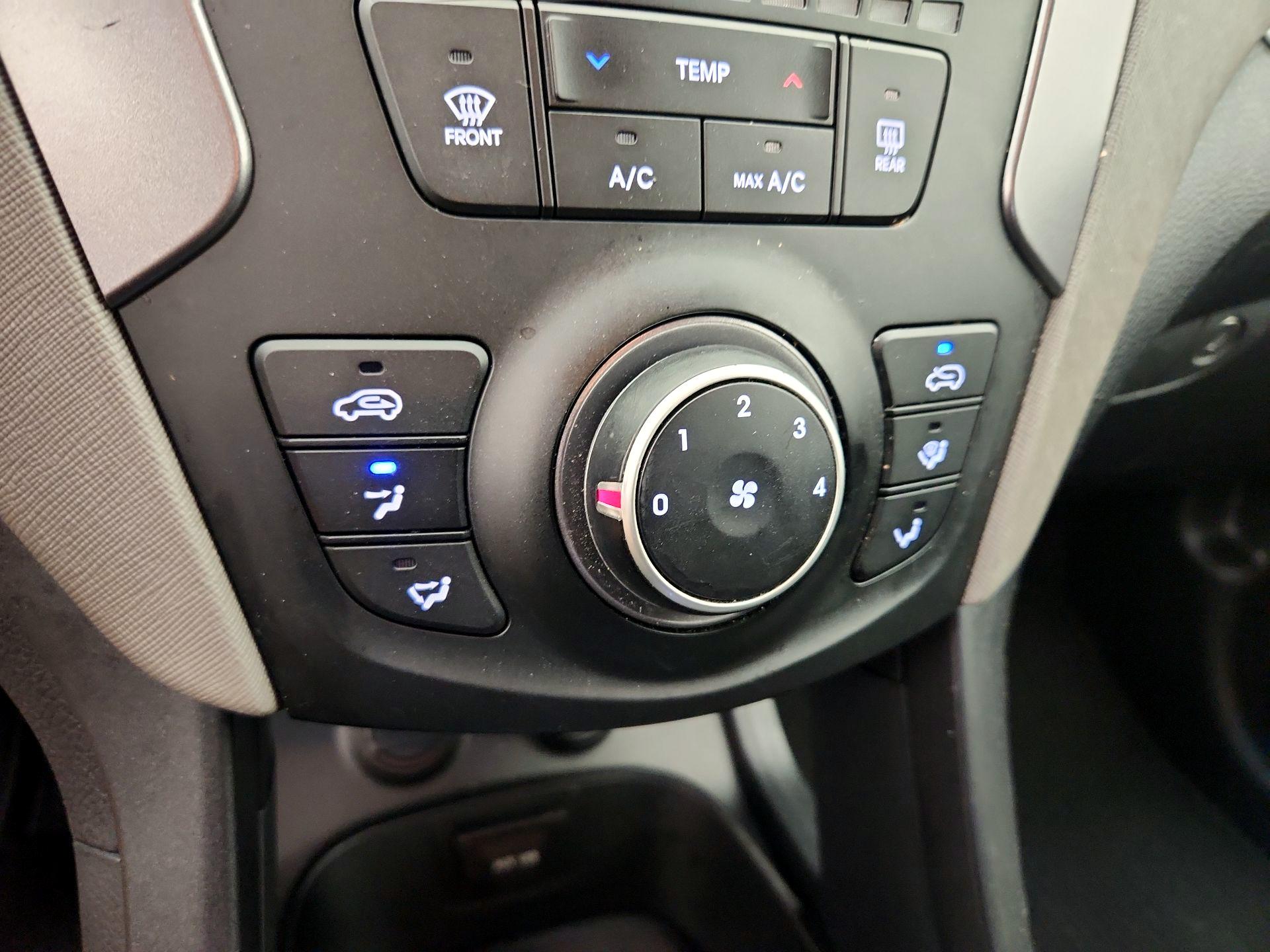 Thumbnail: 2016 Hyundai Santa Fe - 15