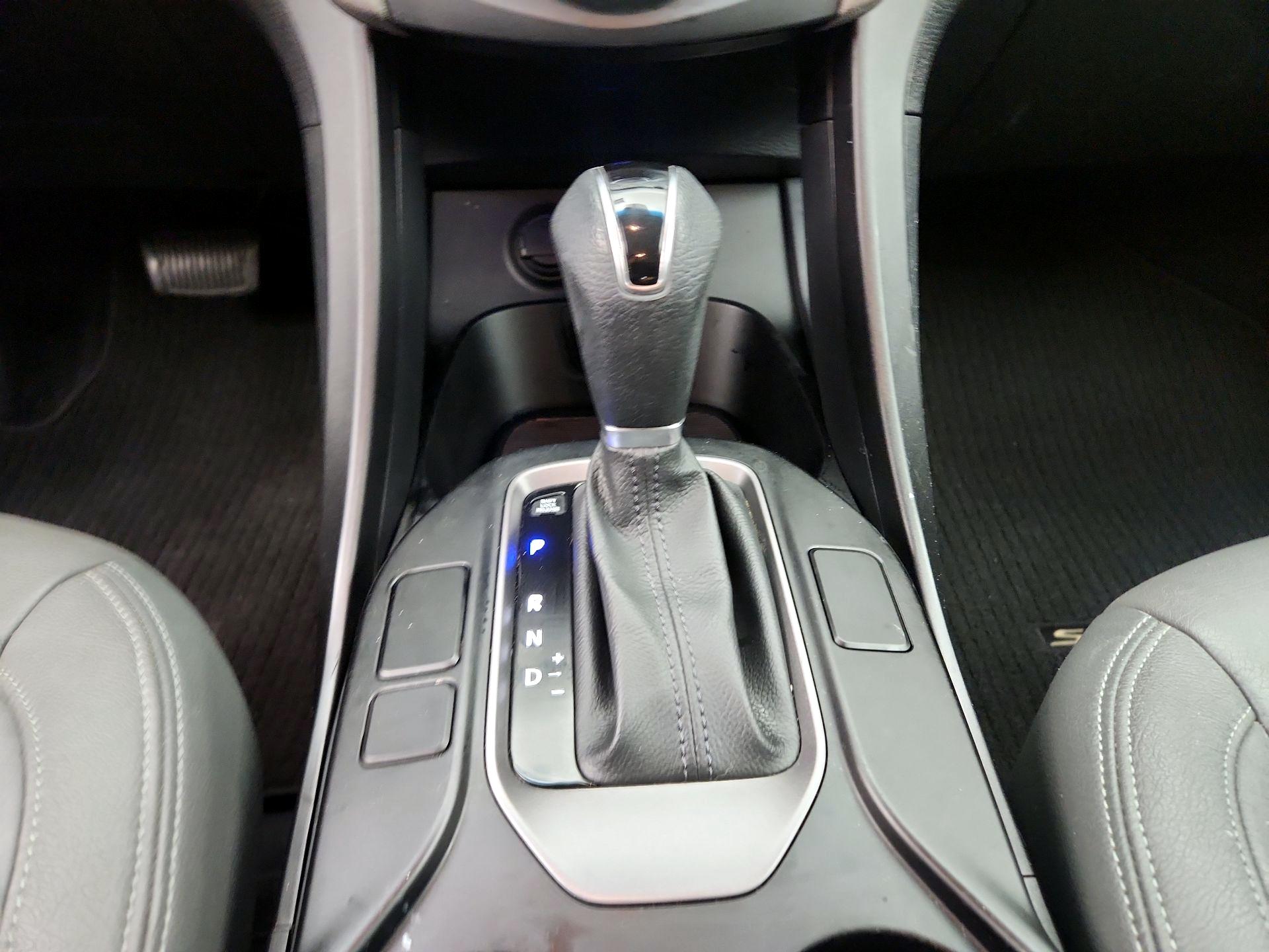 Thumbnail: 2016 Hyundai Santa Fe - 16