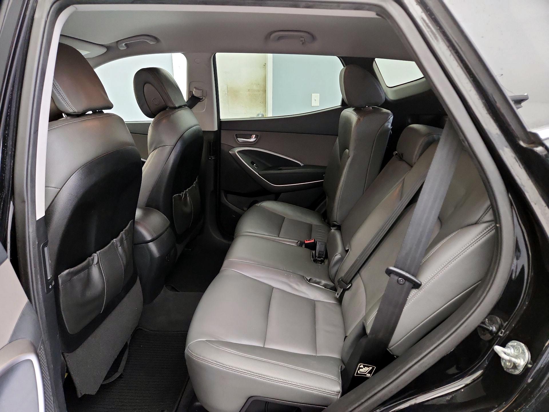 Thumbnail: 2016 Hyundai Santa Fe - 18