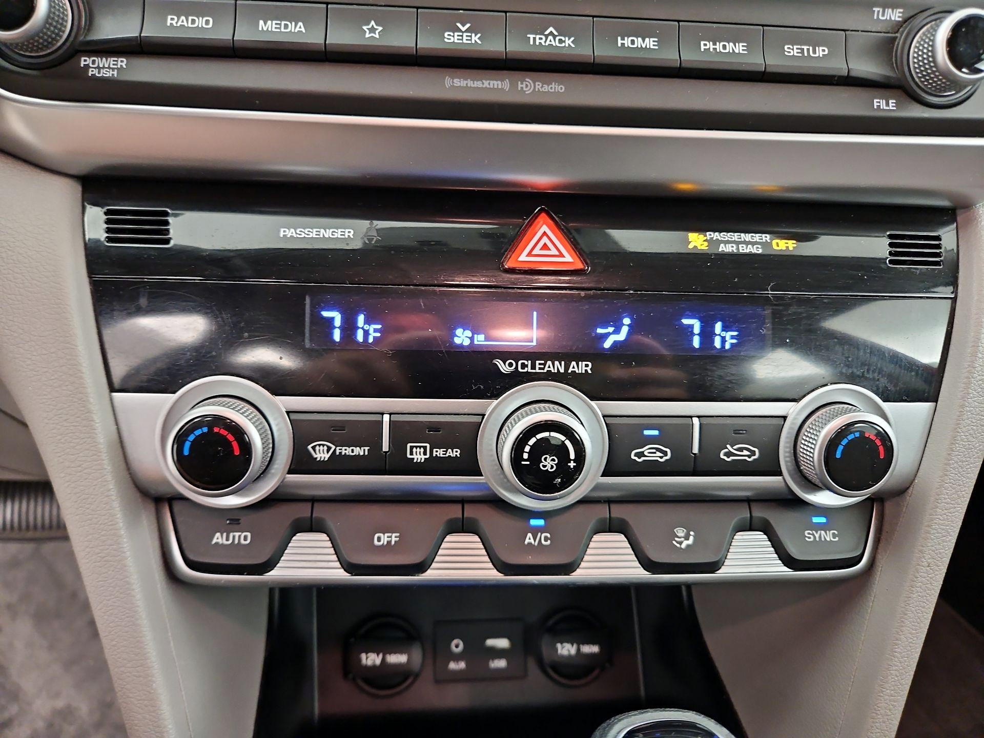 Thumbnail: 2020 Hyundai Elantra - 16