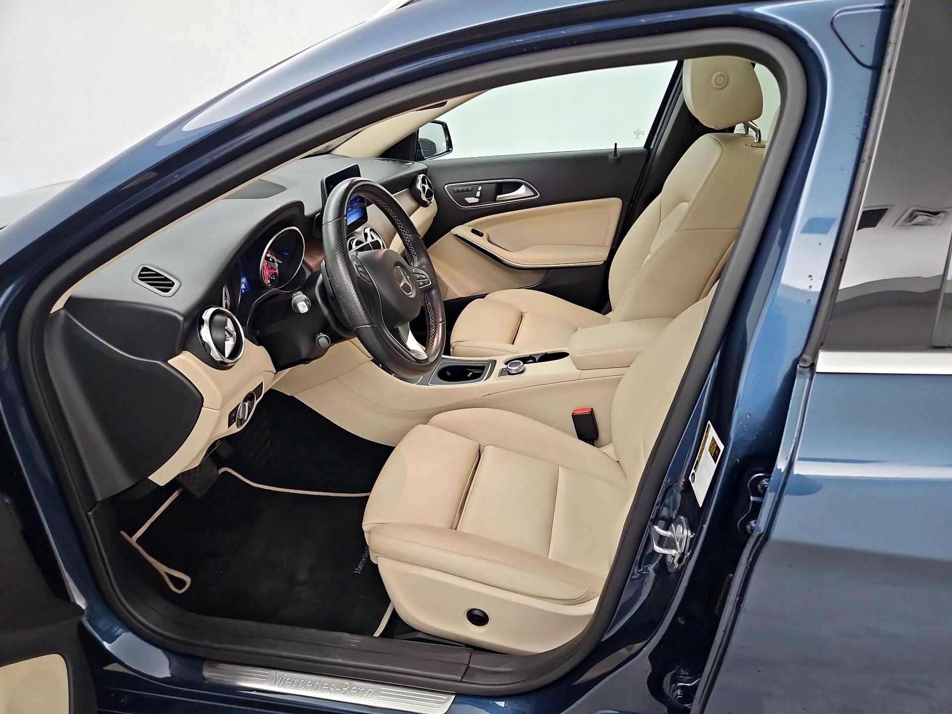 Thumbnail: 2019 Mercedes-Benz GLA - 11
