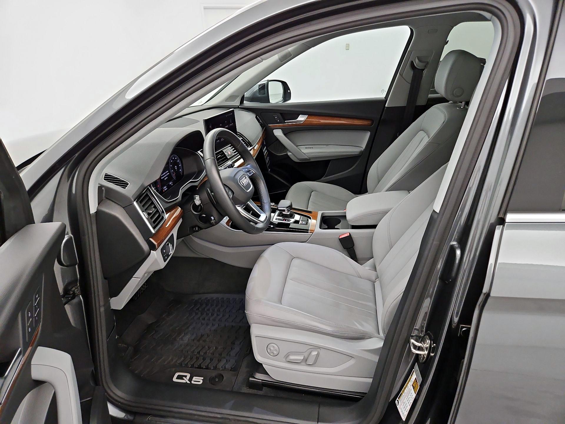 Thumbnail: 2023 Audi Q5 - 11
