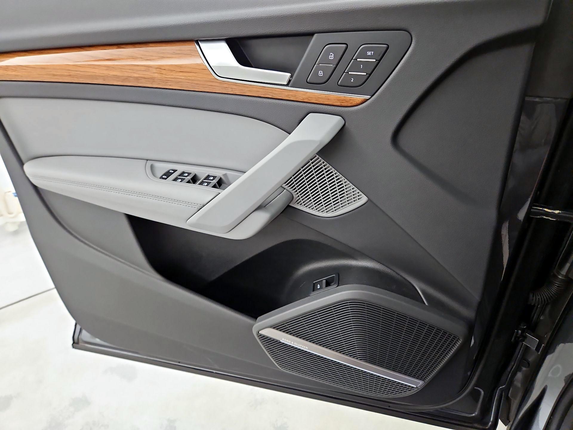 Thumbnail: 2023 Audi Q5 - 12
