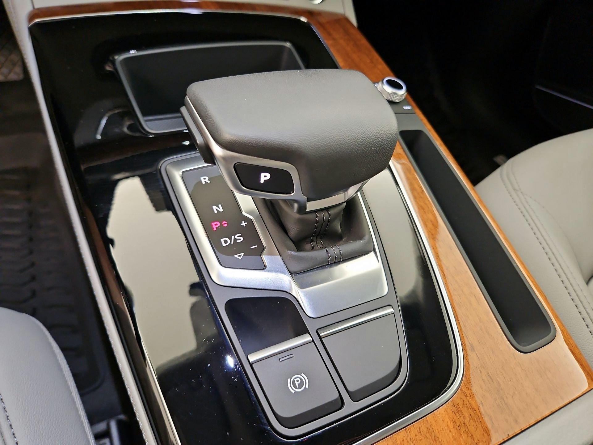 Thumbnail: 2023 Audi Q5 - 17