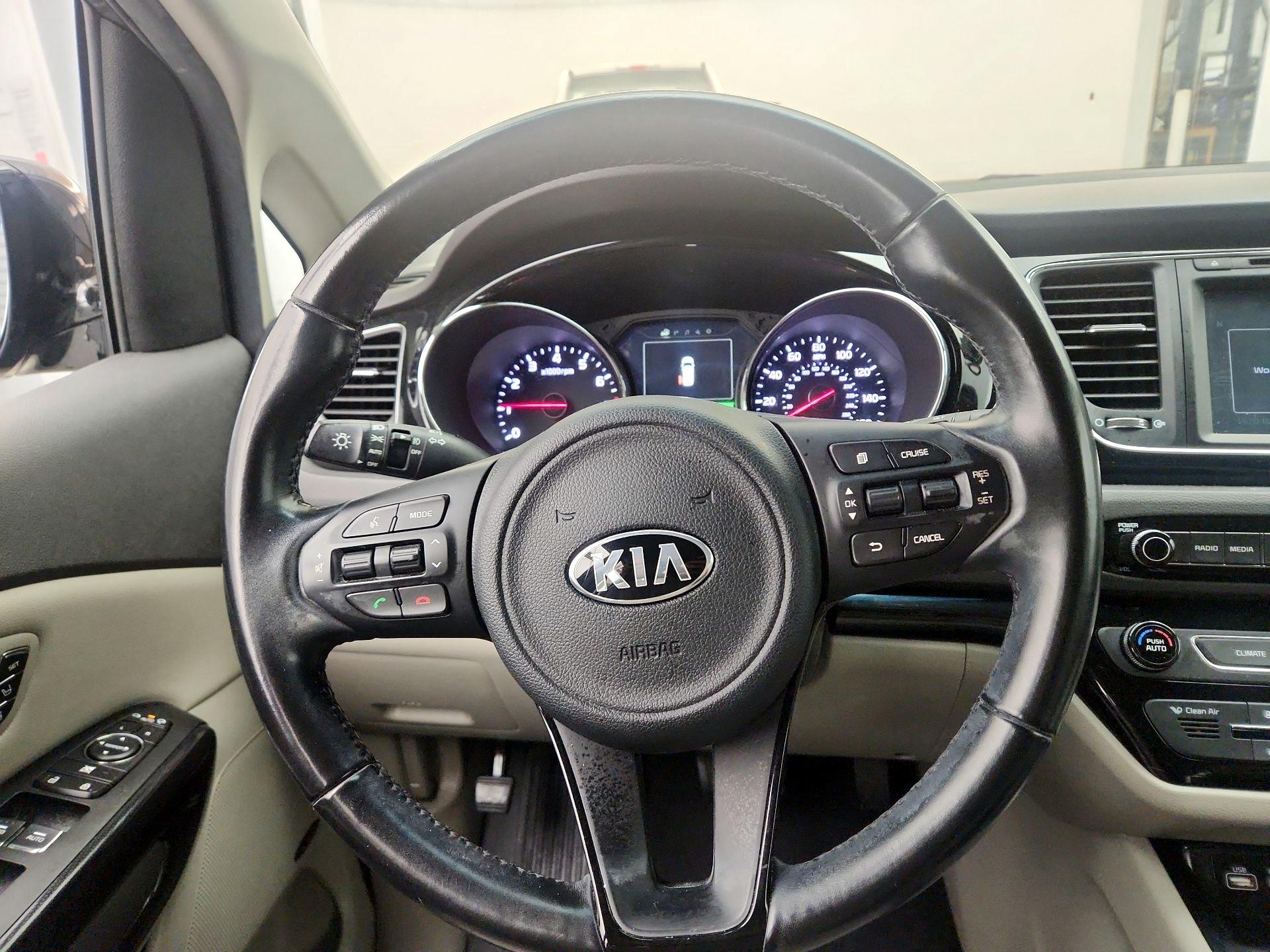 Thumbnail: 2017 Kia Sedona - 10