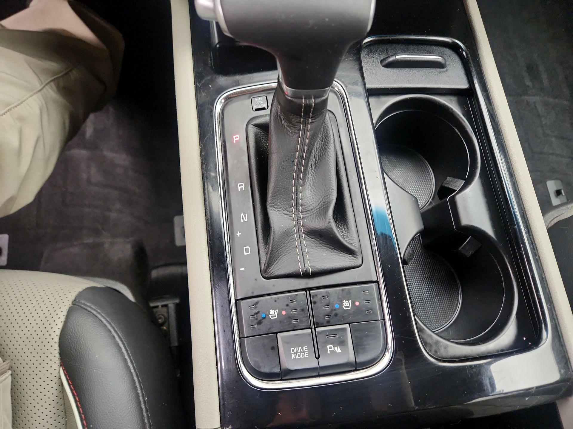 Thumbnail: 2017 Kia Sedona - 18