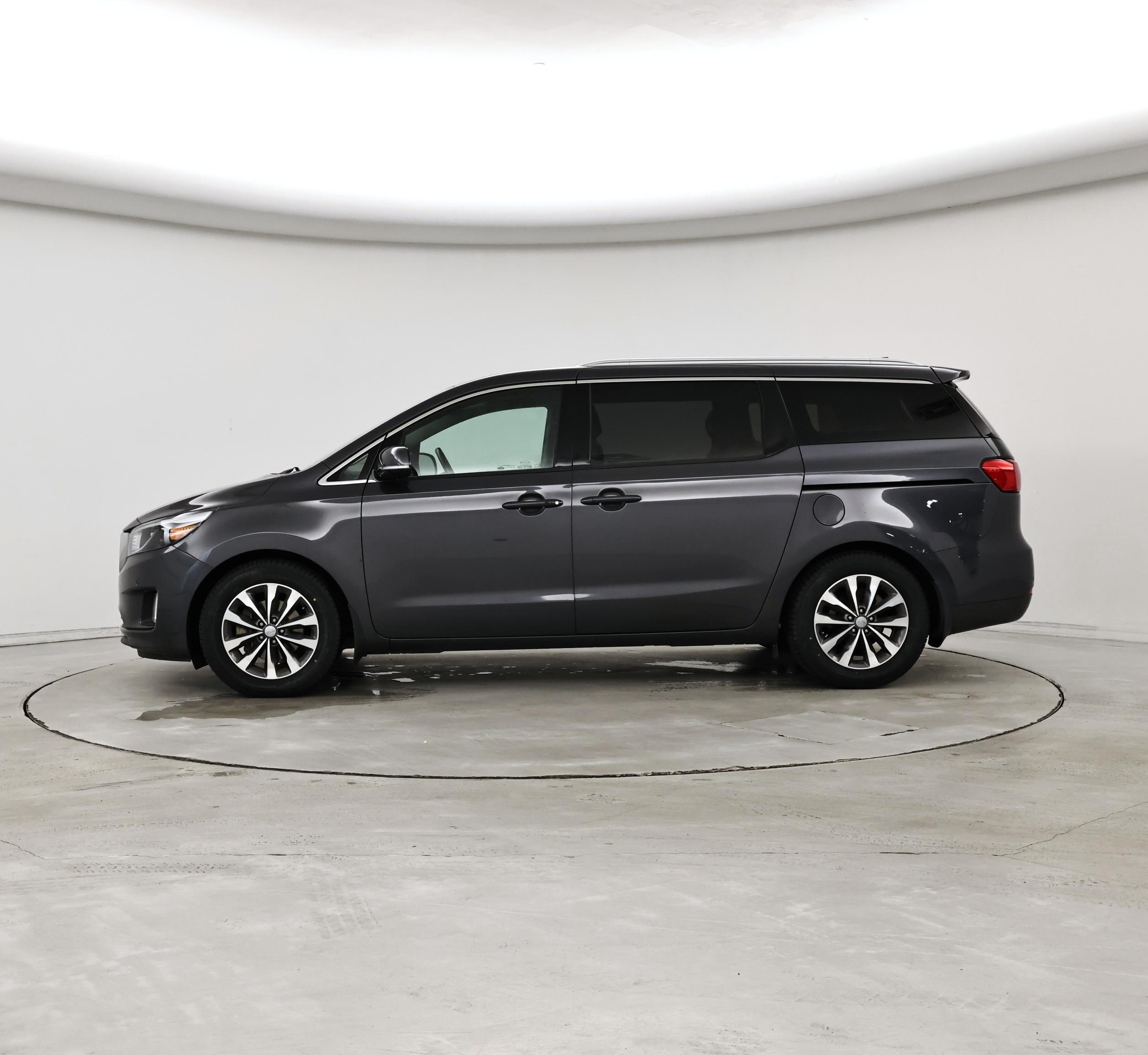 Thumbnail: 2017 Kia Sedona - 3