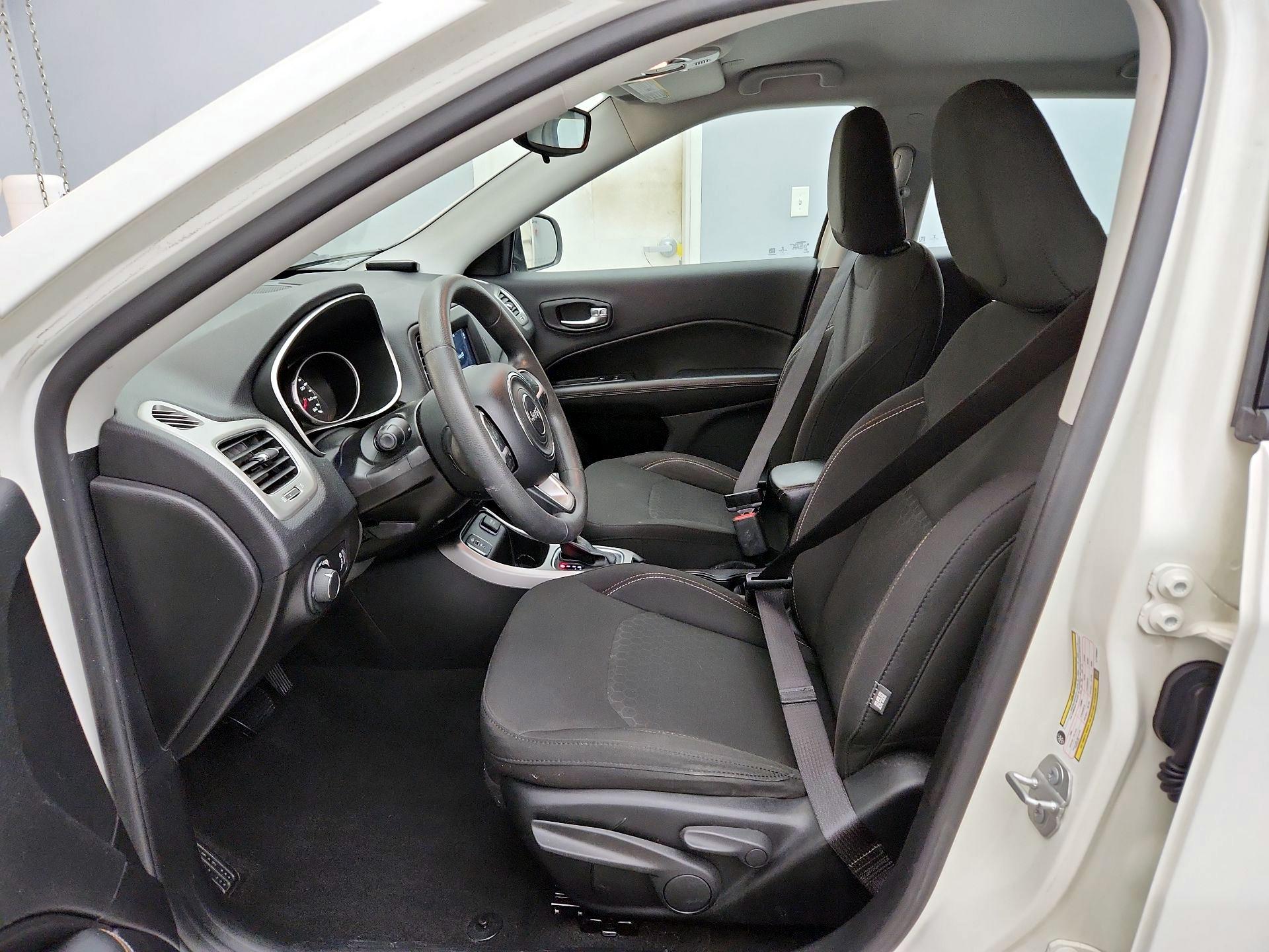 Thumbnail: 2020 Jeep Compass - 11