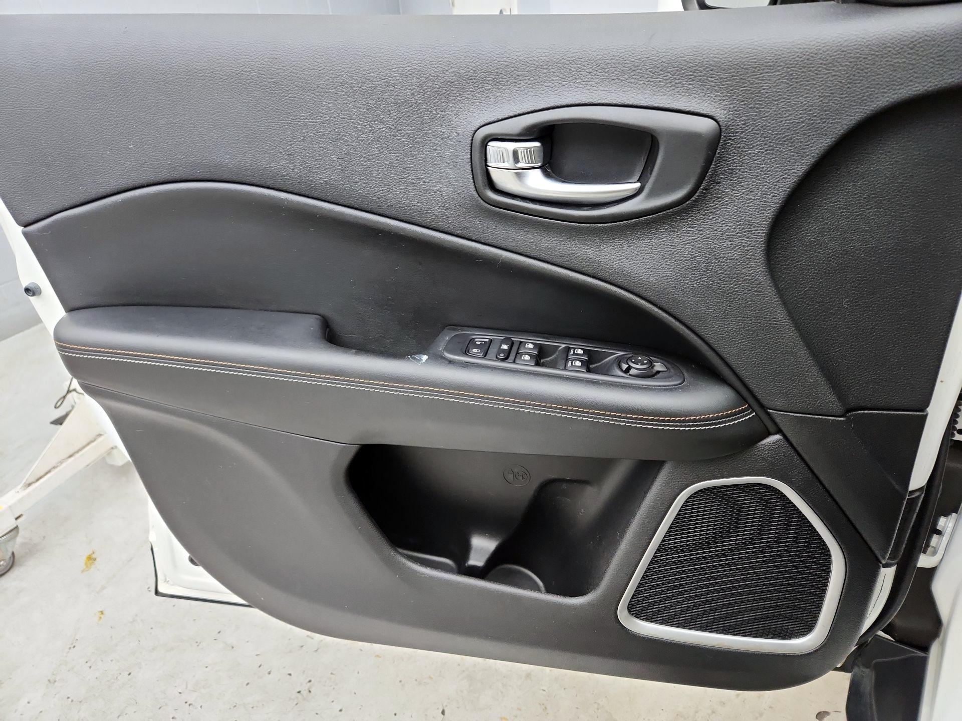 Thumbnail: 2020 Jeep Compass - 12