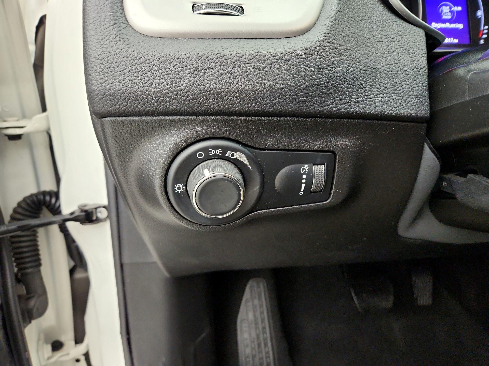 Thumbnail: 2020 Jeep Compass - 13