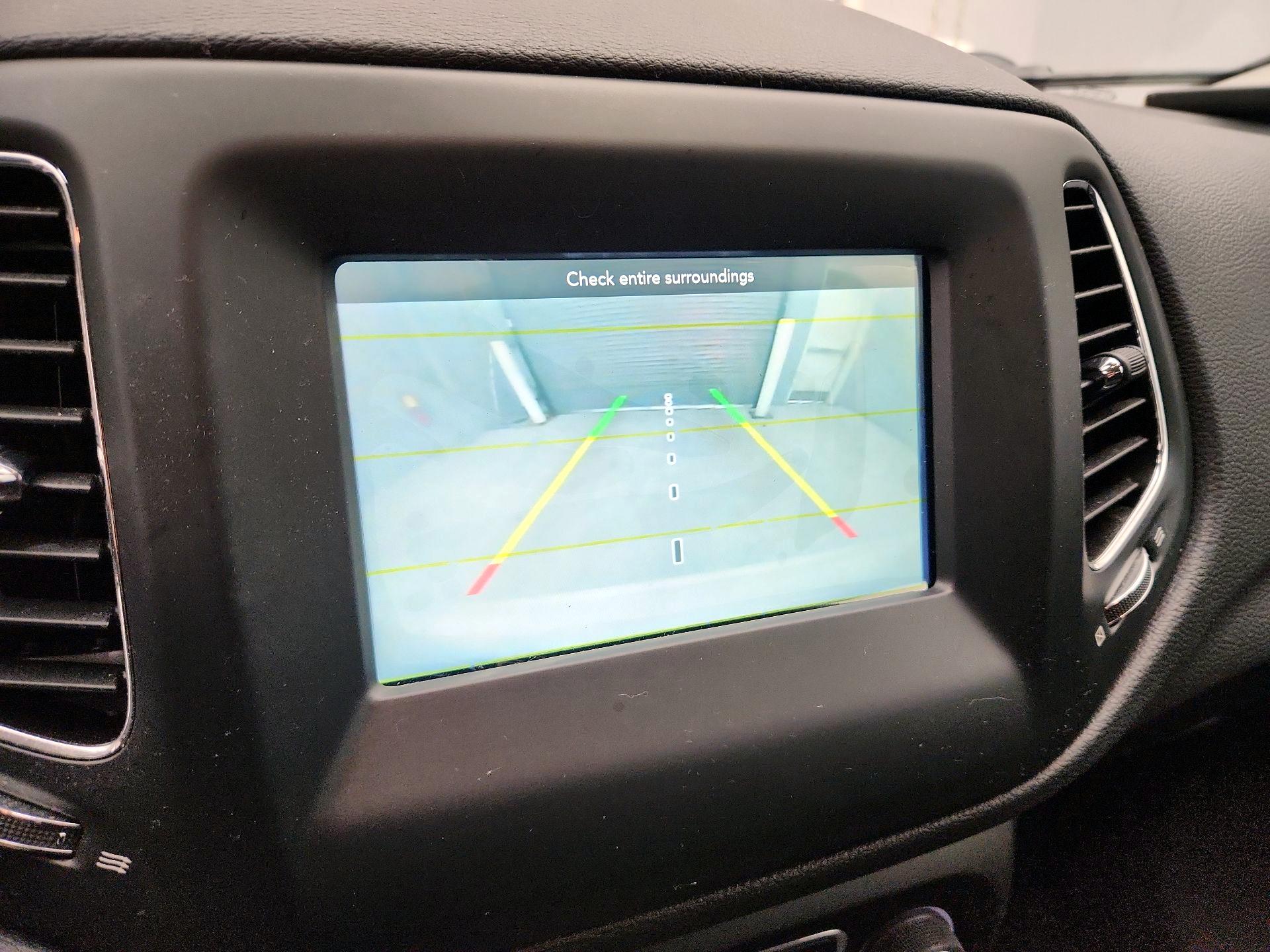 Thumbnail: 2020 Jeep Compass - 14