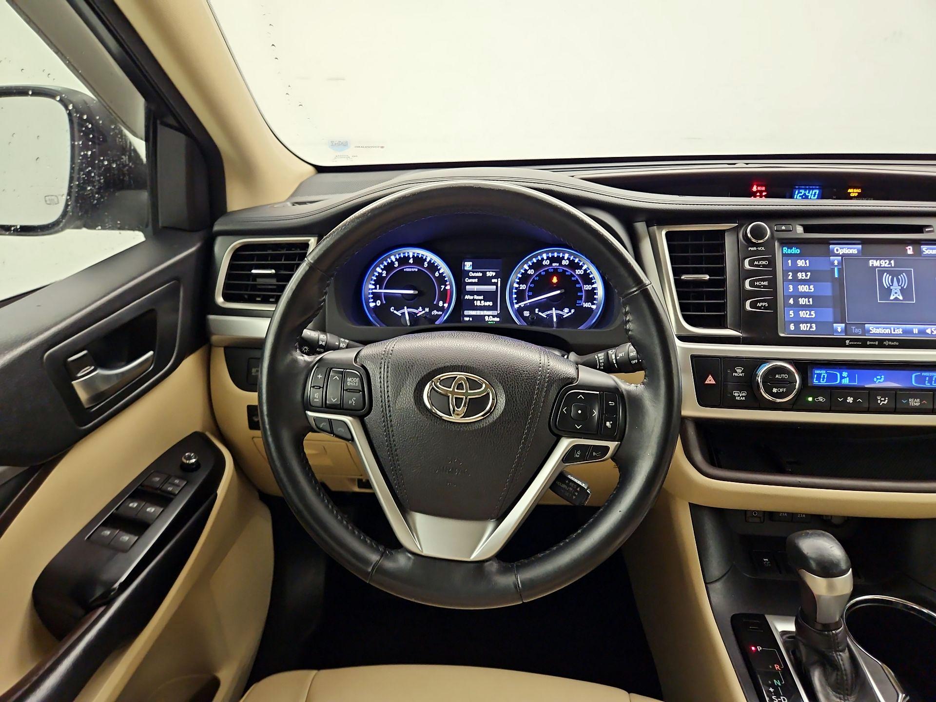 Thumbnail: 2018 Toyota Highlander - 10