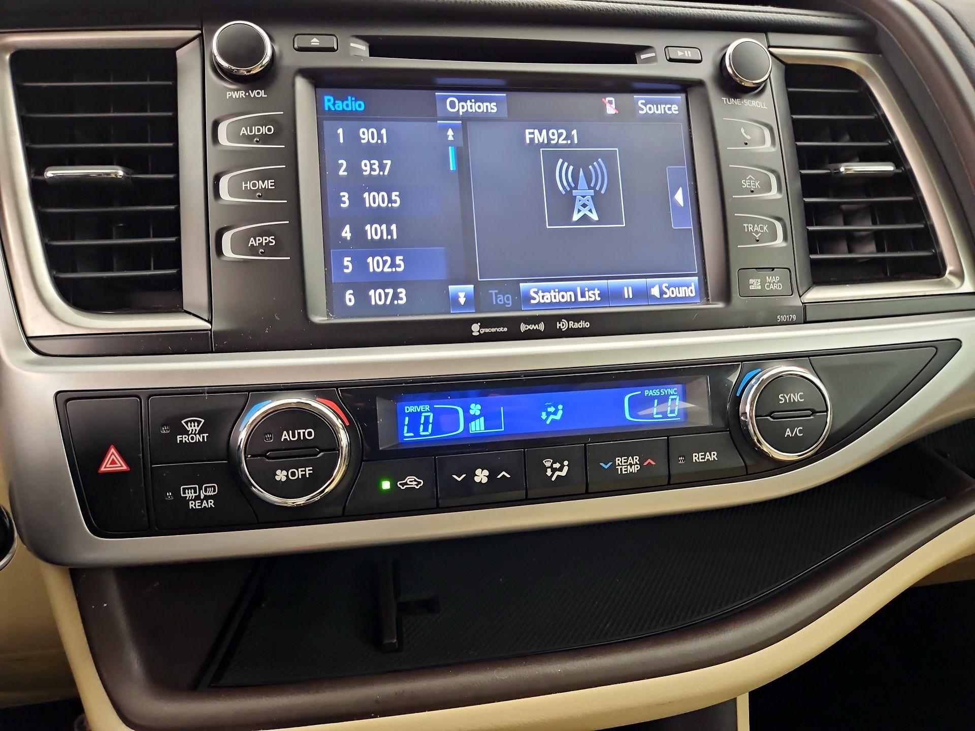 Thumbnail: 2018 Toyota Highlander - 16