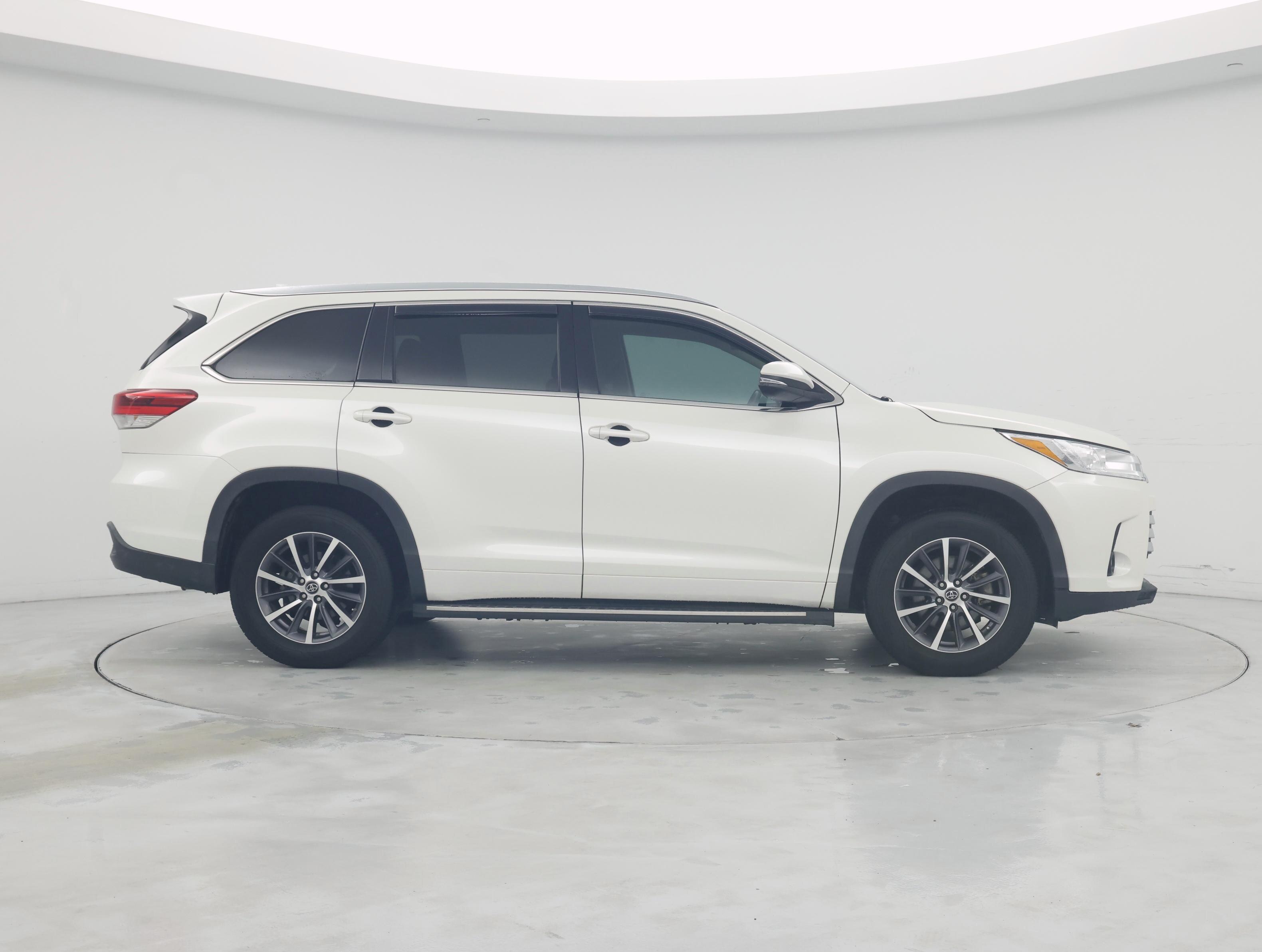 Thumbnail: 2018 Toyota Highlander - 7