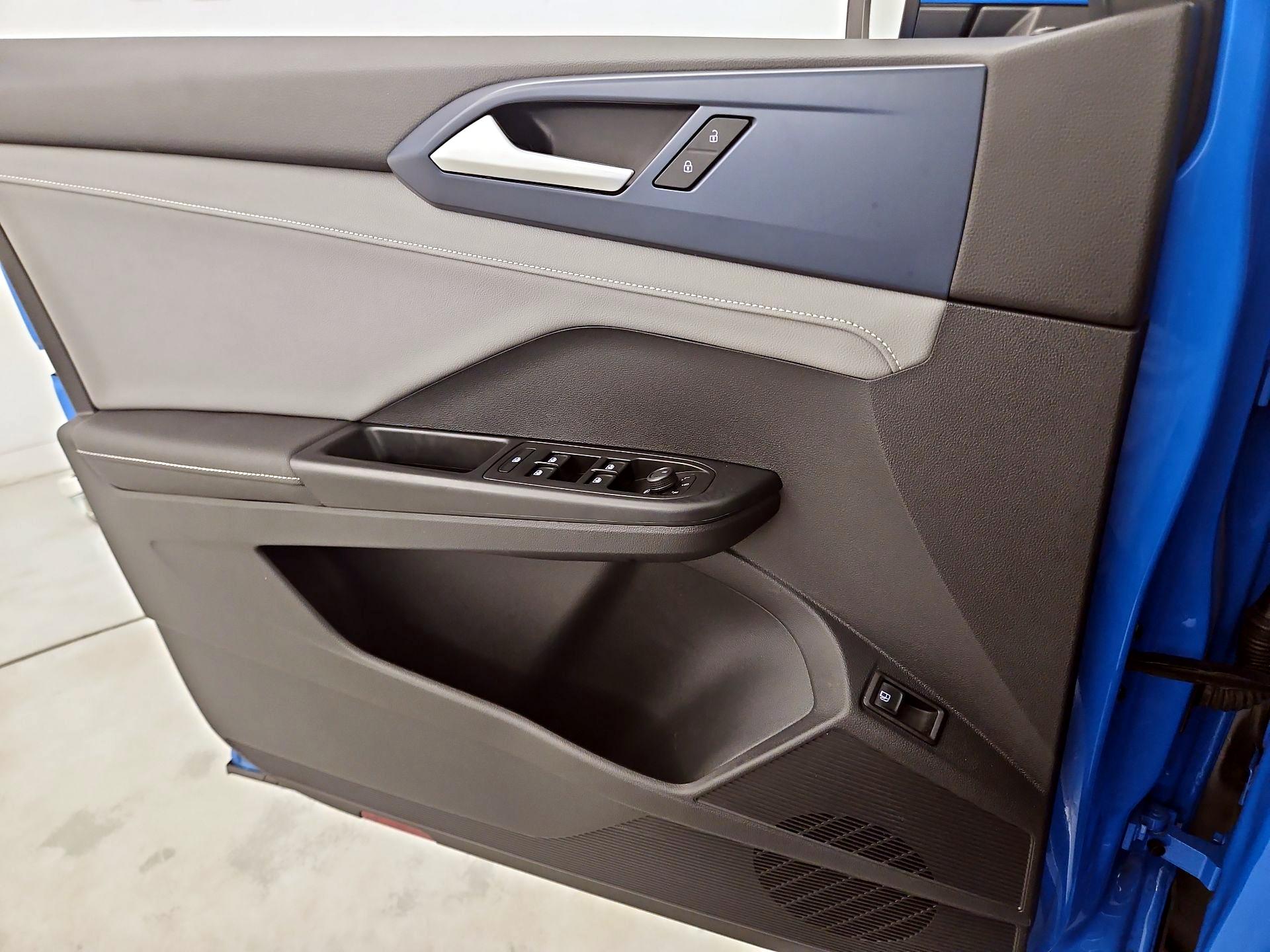 Thumbnail: 2024 Volkswagen Taos - 12