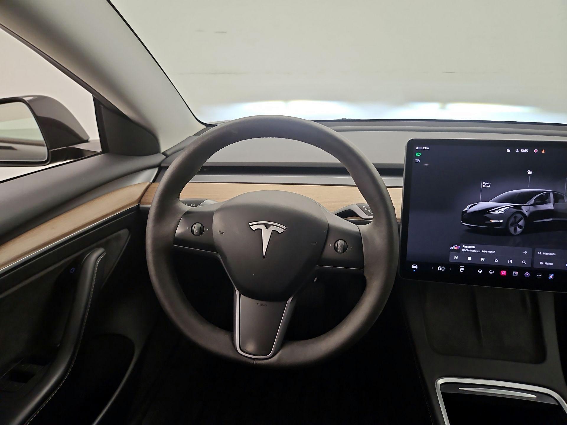 Thumbnail: 2023 Tesla Model 3 - 10
