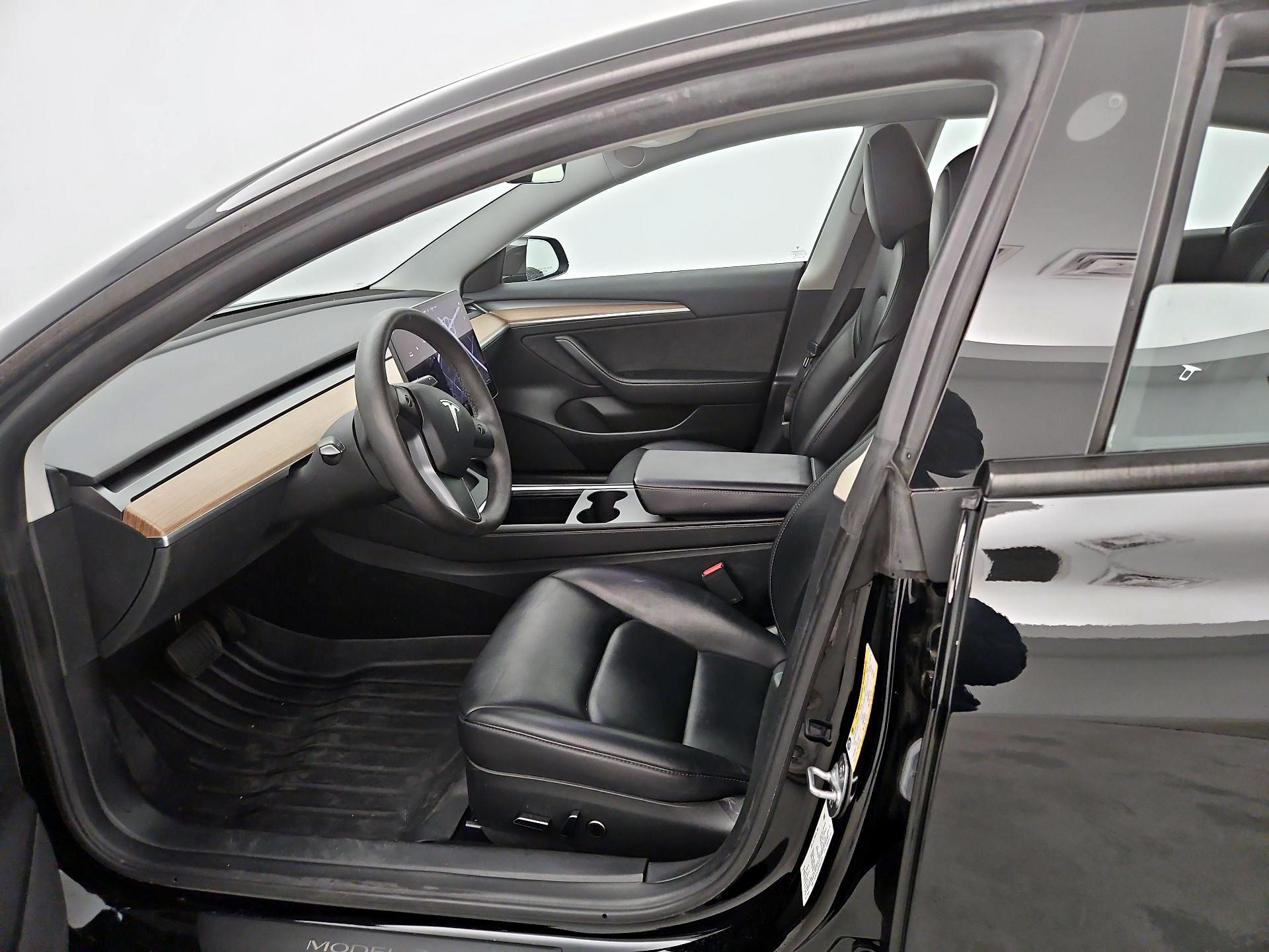 Thumbnail: 2023 Tesla Model 3 - 11