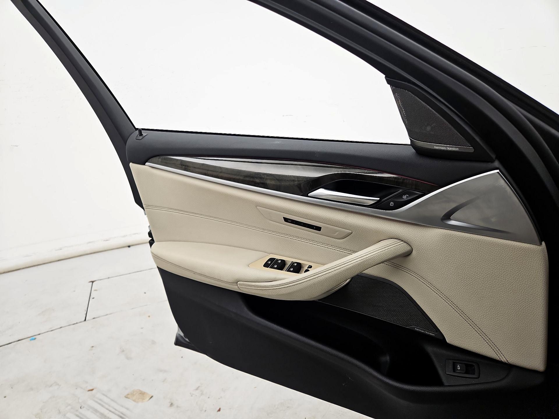 Thumbnail: 2020 BMW 5 Series - 12